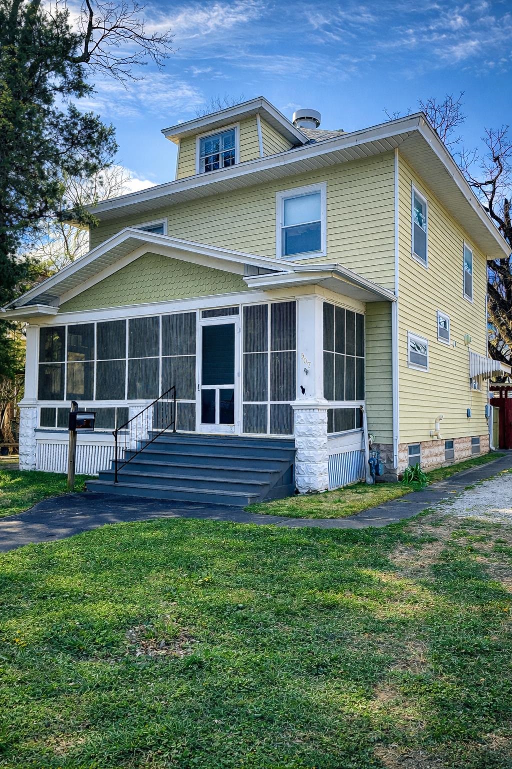 507 W 9th Winfield KS 67156
