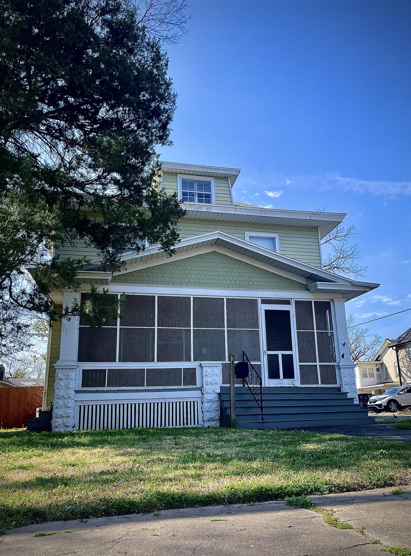 507 W 9th Winfield KS 67156