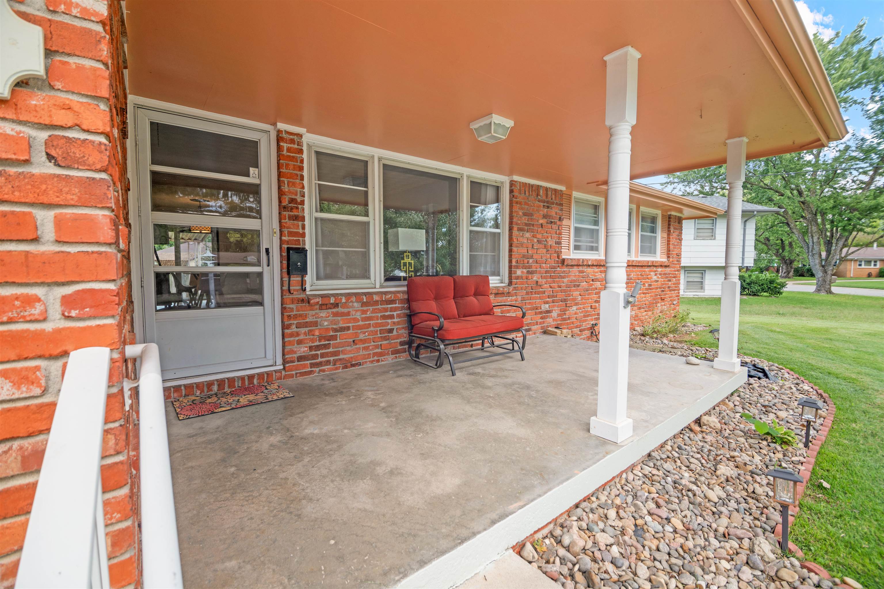 823 E English Court Derby KS 67037