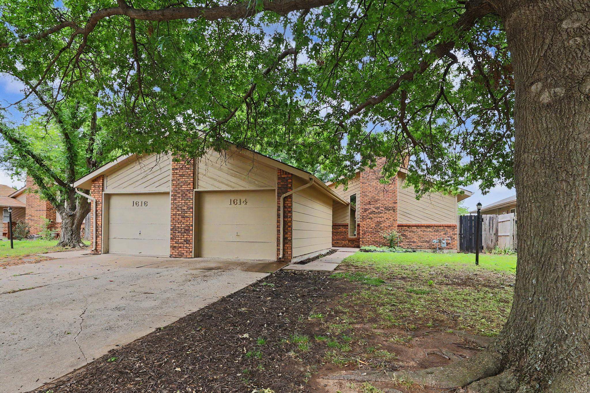 1614 N Brunswick Lane Wichita KS 67212