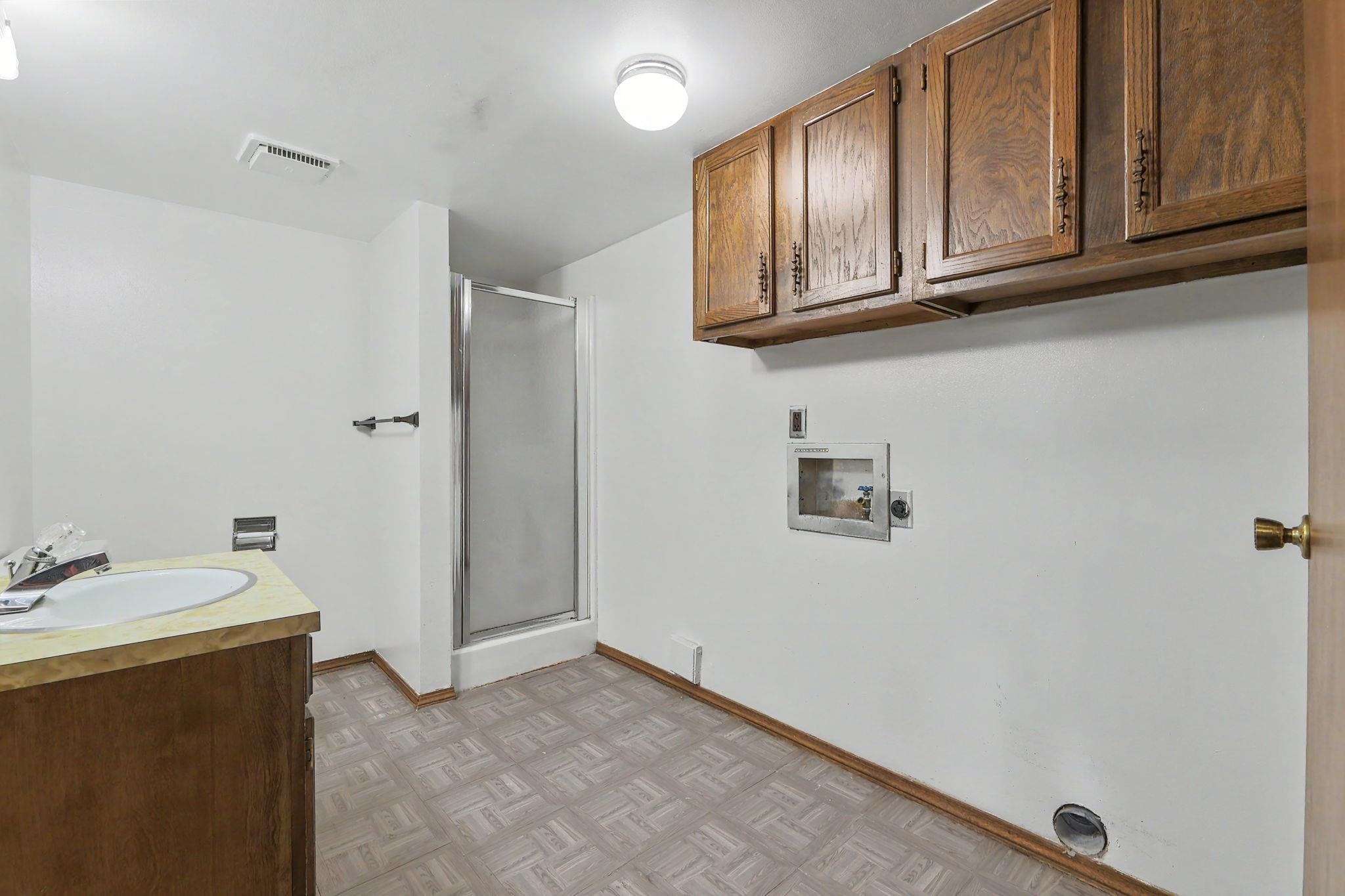 1614 N Brunswick Lane Wichita KS 67212