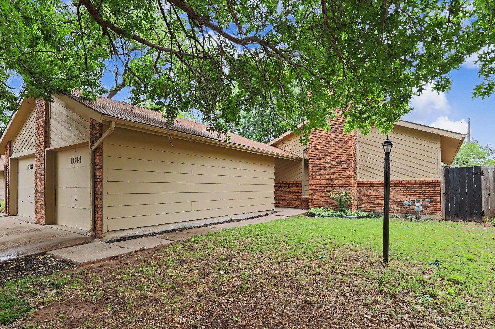 1614 N Brunswick Lane Wichita KS 67212