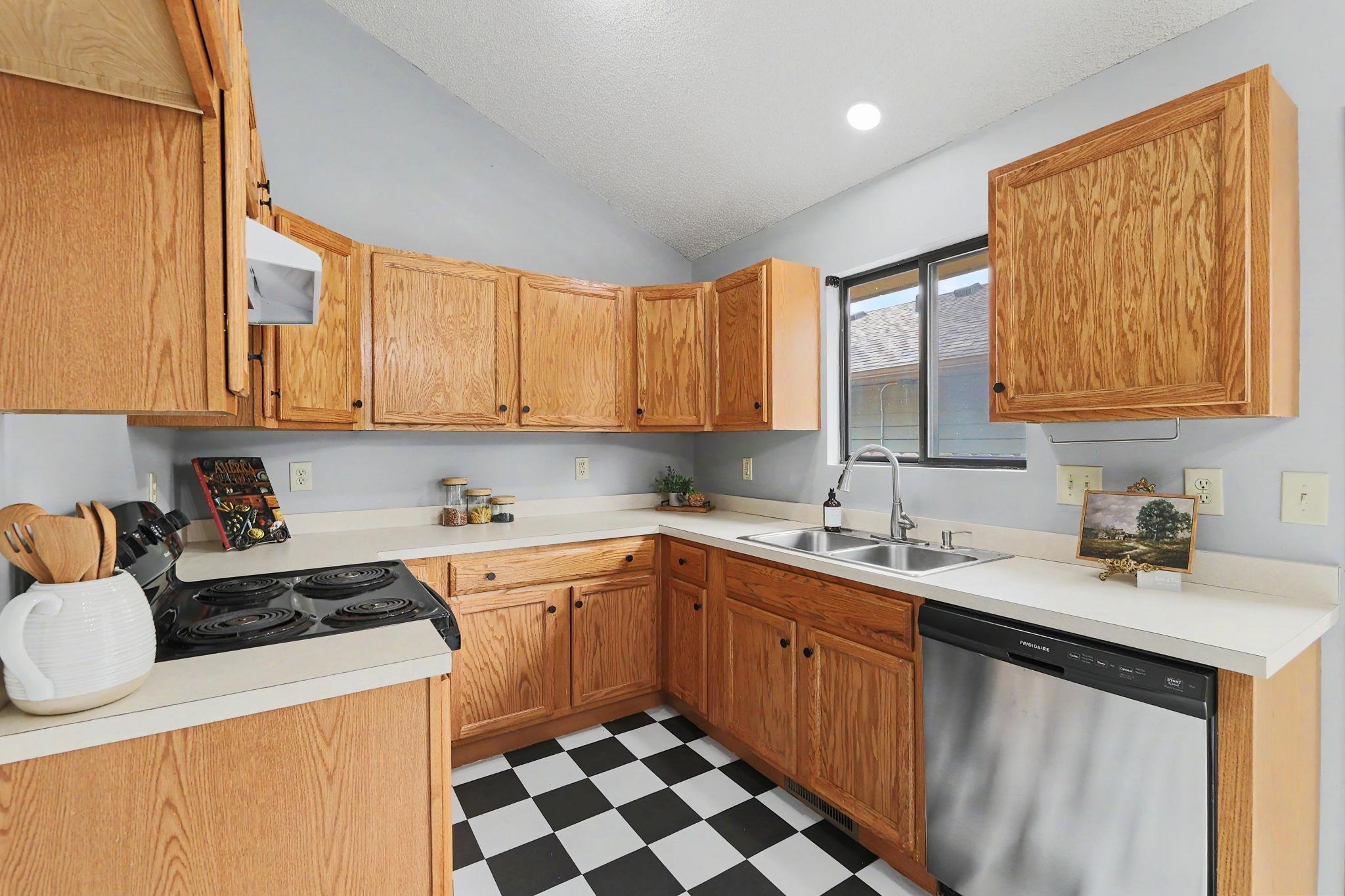1614 N Brunswick Lane Wichita KS 67212