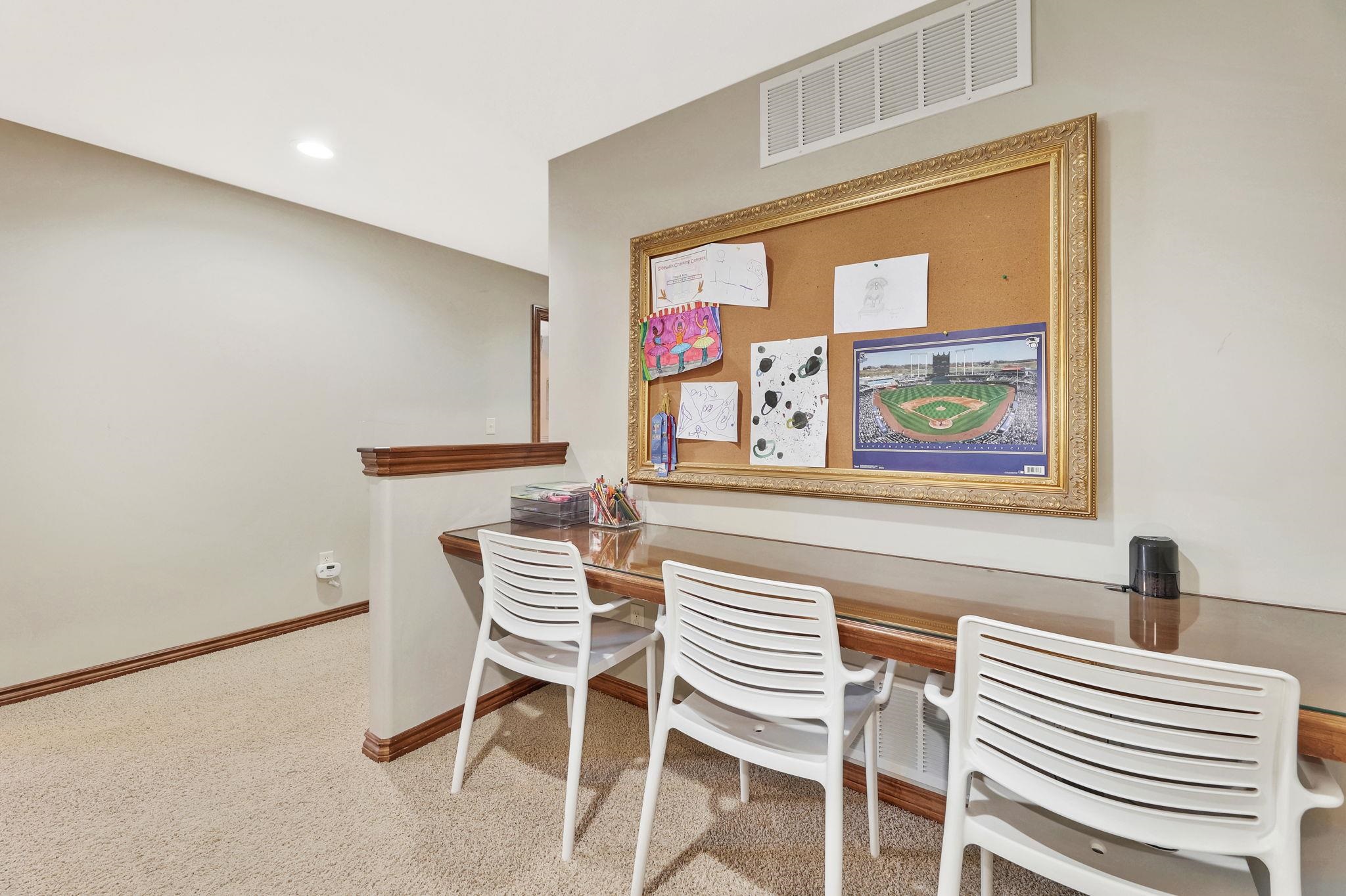 11 Crestway Wellington KS 67152