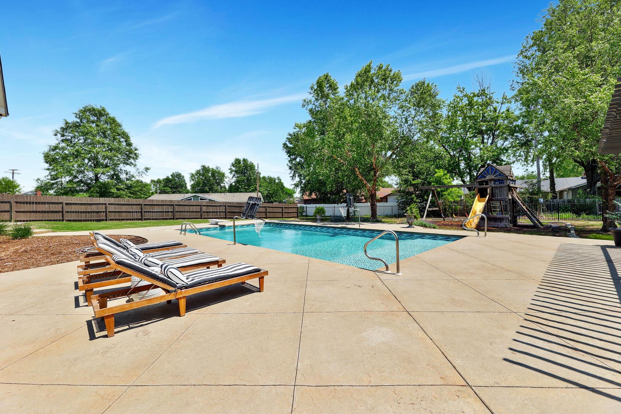 11 Crestway Wellington KS 67152
