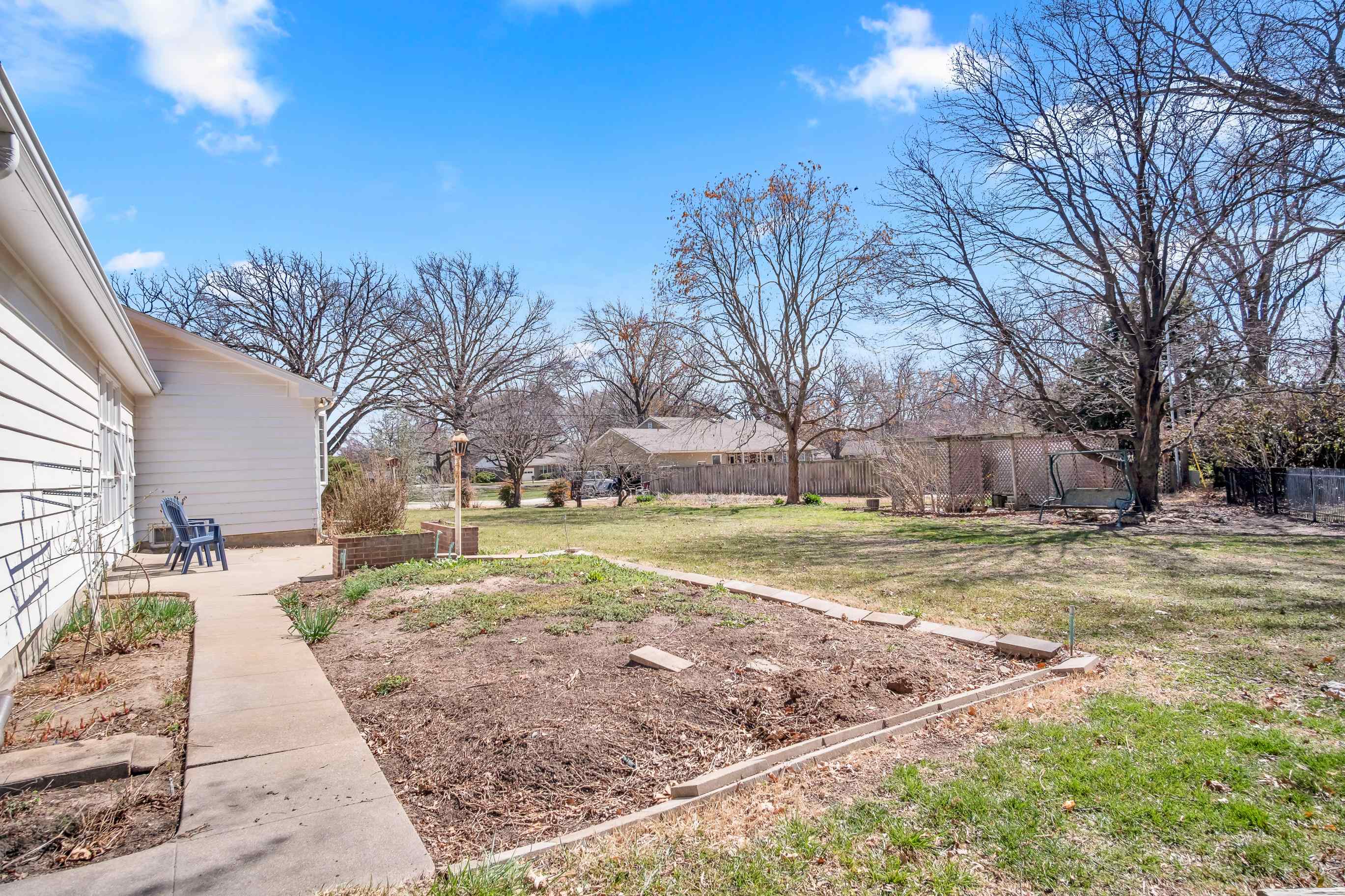 17 Circle Drive Newton KS 67114