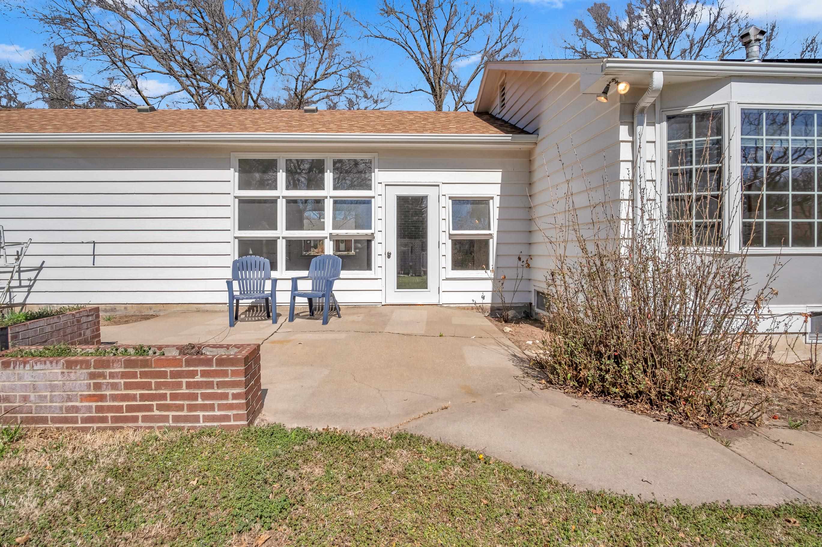17 Circle Drive Newton KS 67114