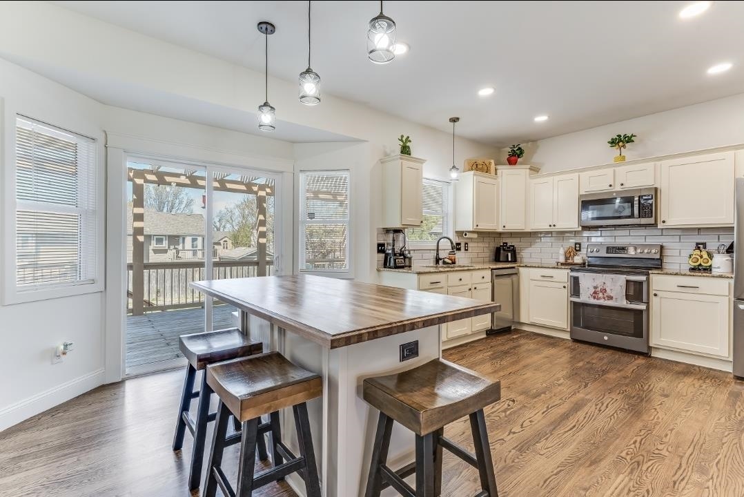 823 S Surrey Lane Maize KS 67101
