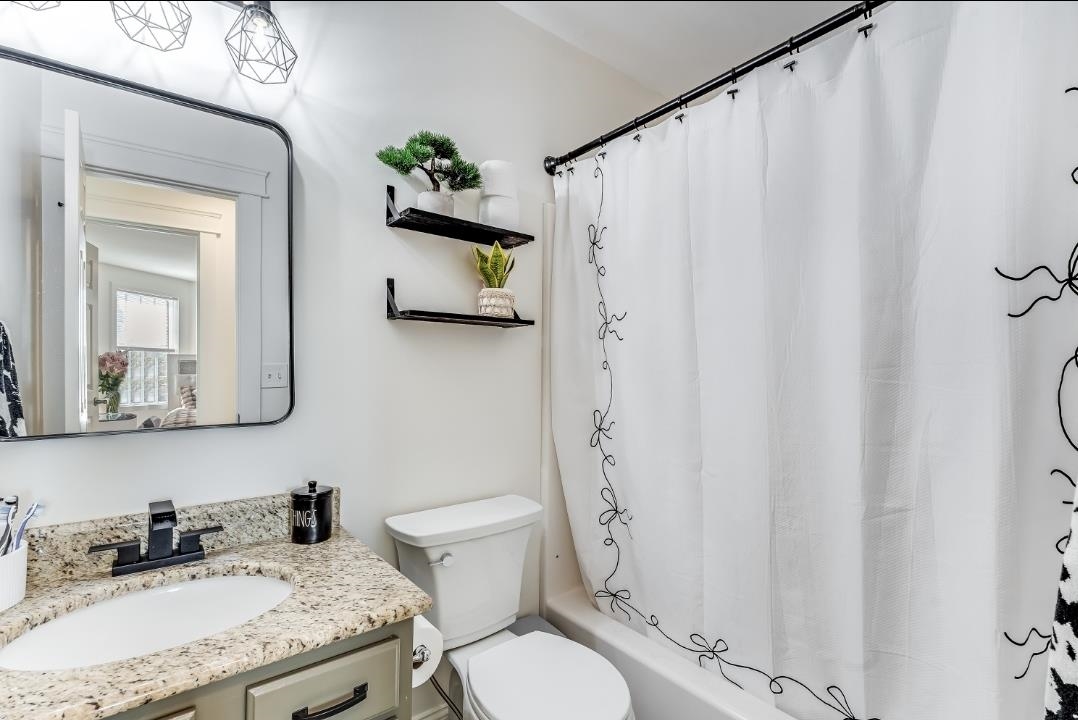 823 S Surrey Lane Maize KS 67101