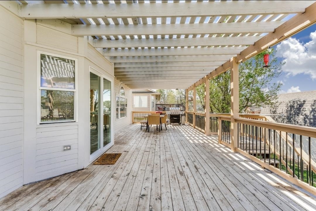 823 S Surrey Lane Maize KS 67101