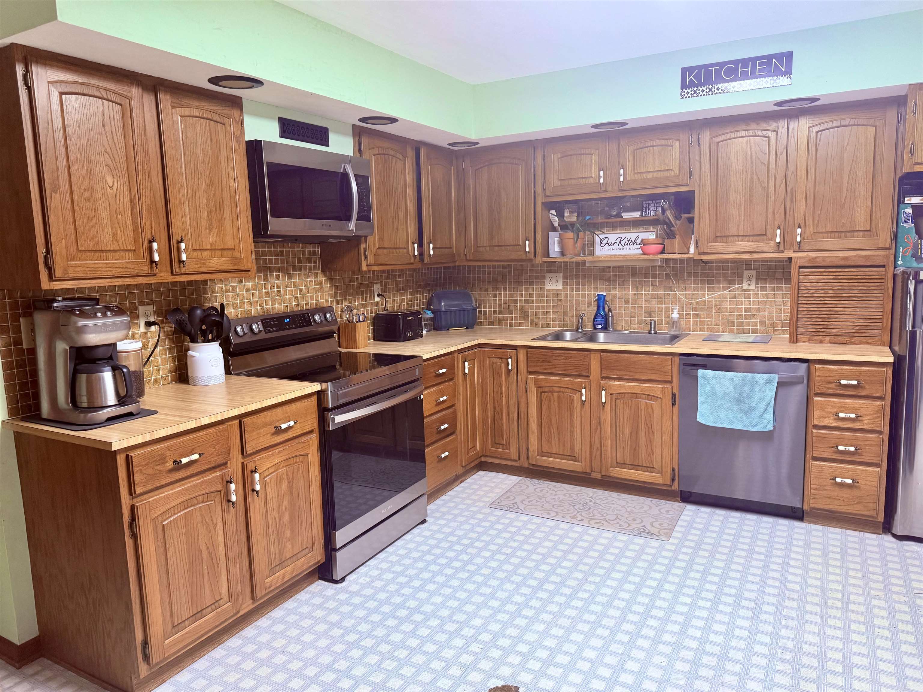 608 E 1st Newton KS 67114-3911