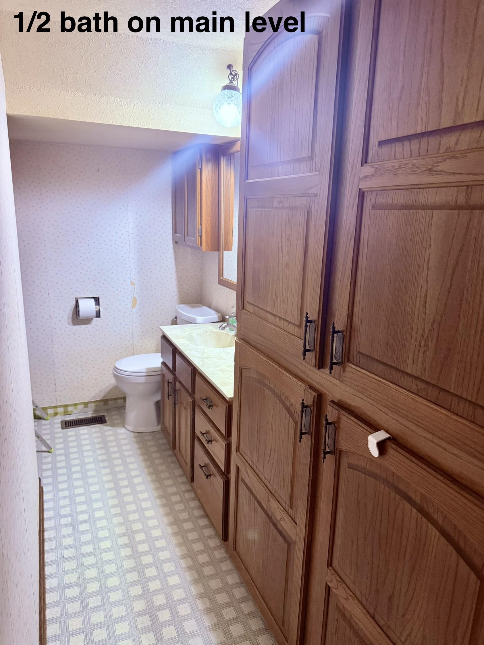608 E 1st Newton KS 67114-3911