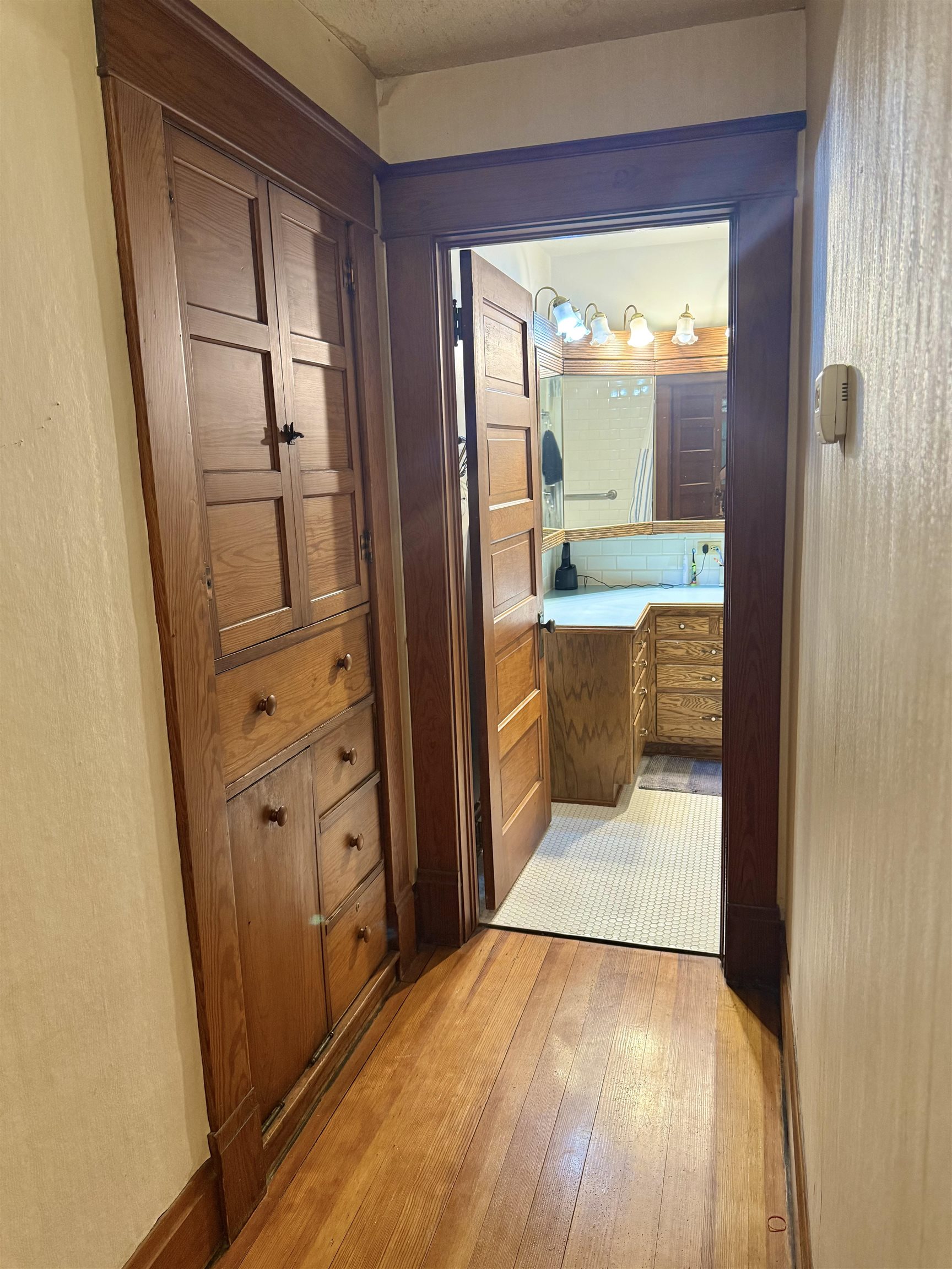 608 E 1st Newton KS 67114-3911