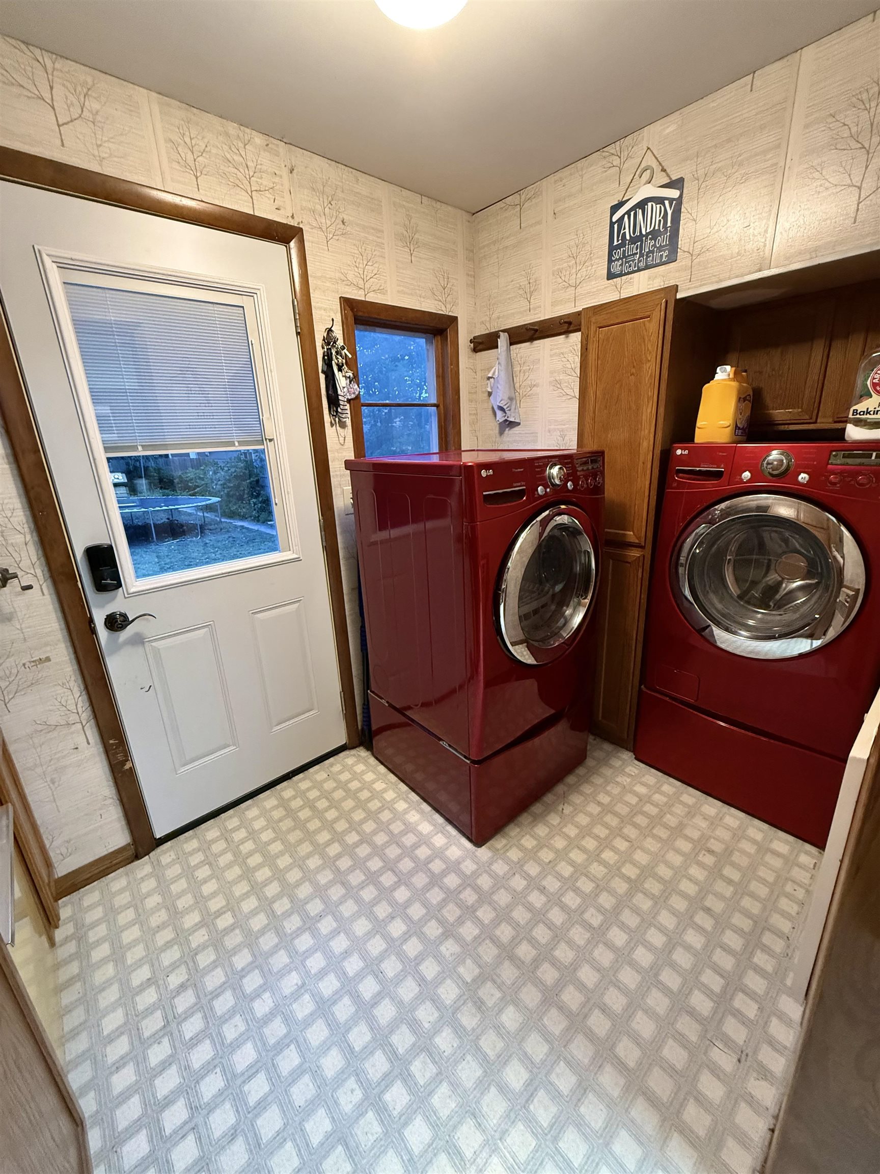 608 E 1st Newton KS 67114-3911