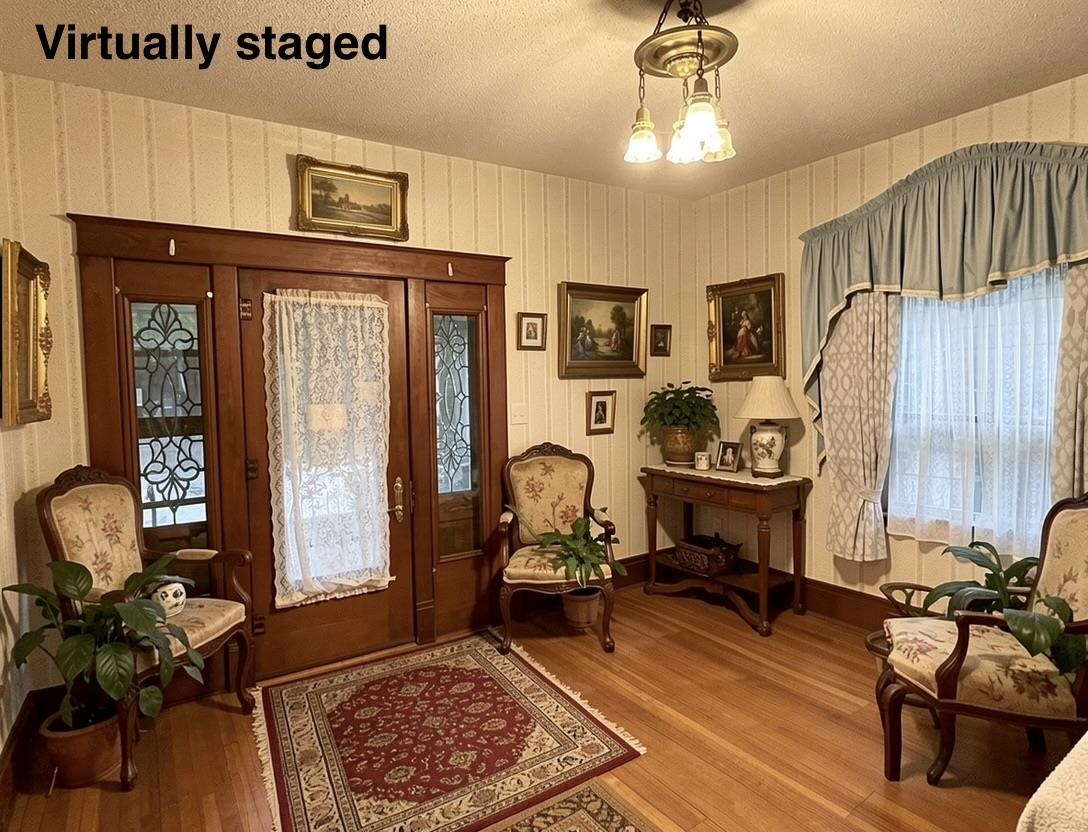 608 E 1st Newton KS 67114-3911