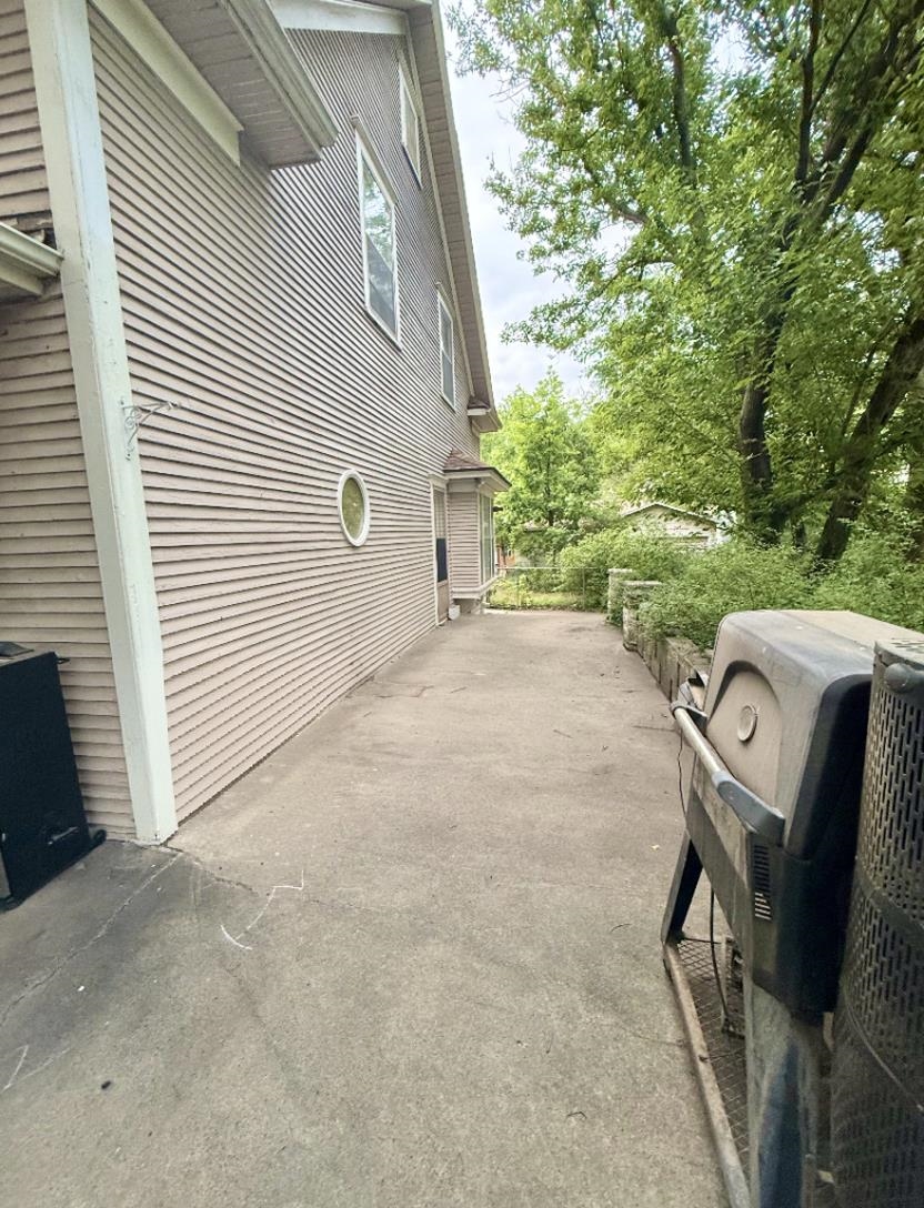 608 E 1st Newton KS 67114-3911
