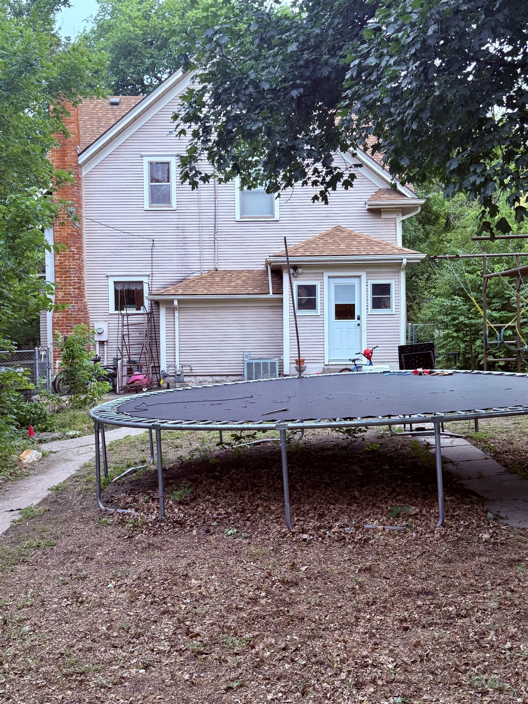 608 E 1st Newton KS 67114-3911