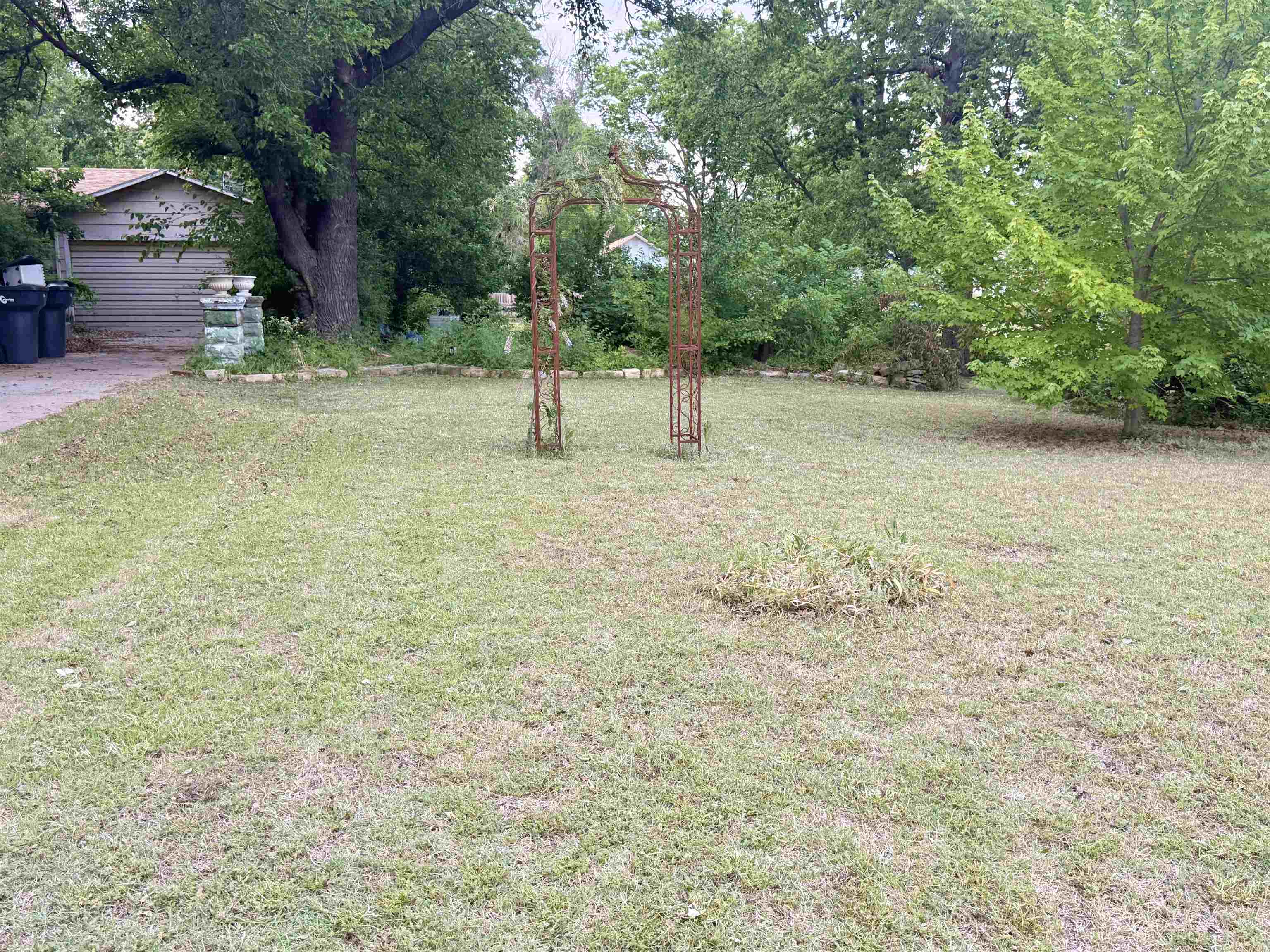 608 E 1st Newton KS 67114-3911
