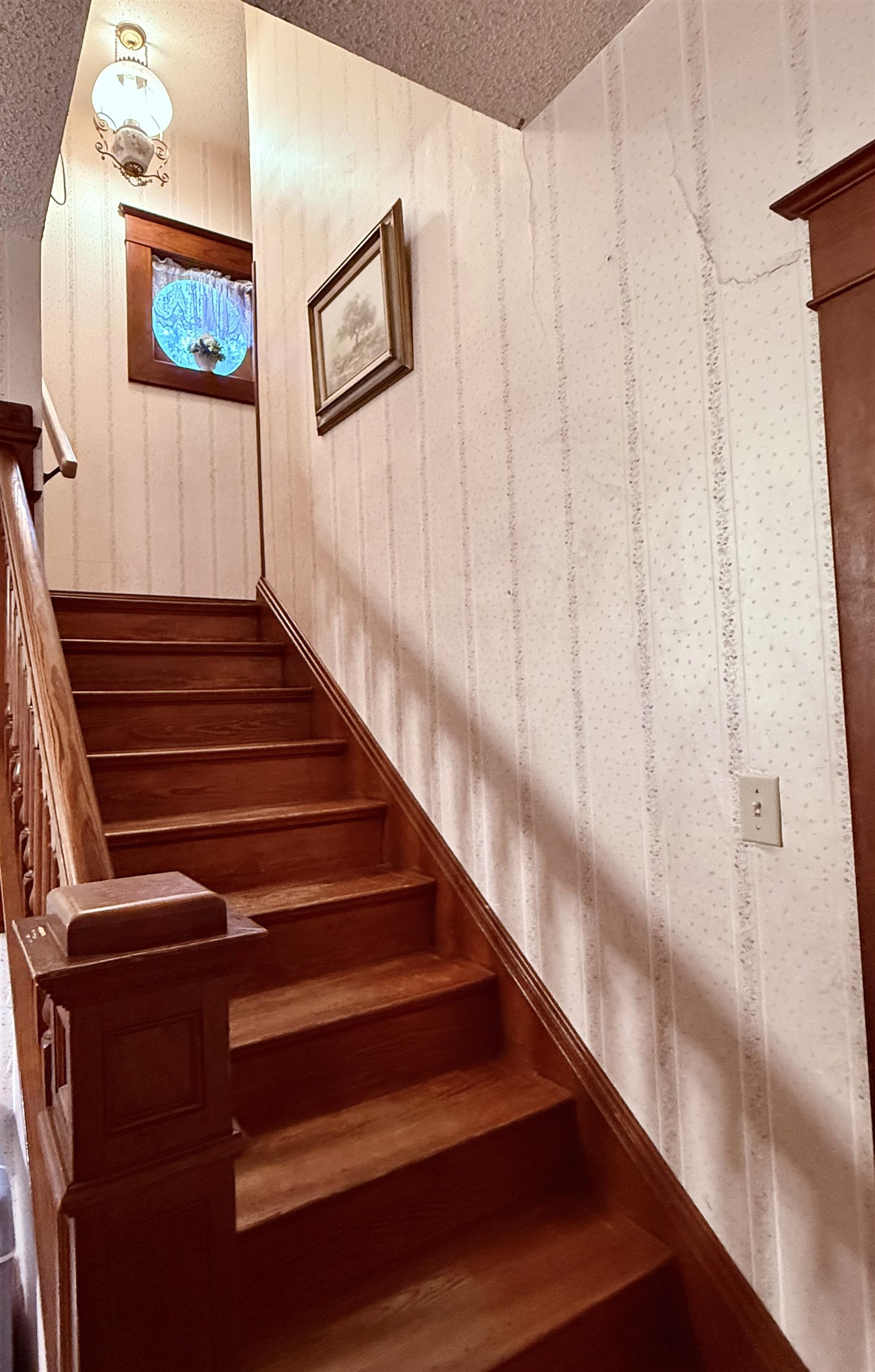608 E 1st Newton KS 67114-3911