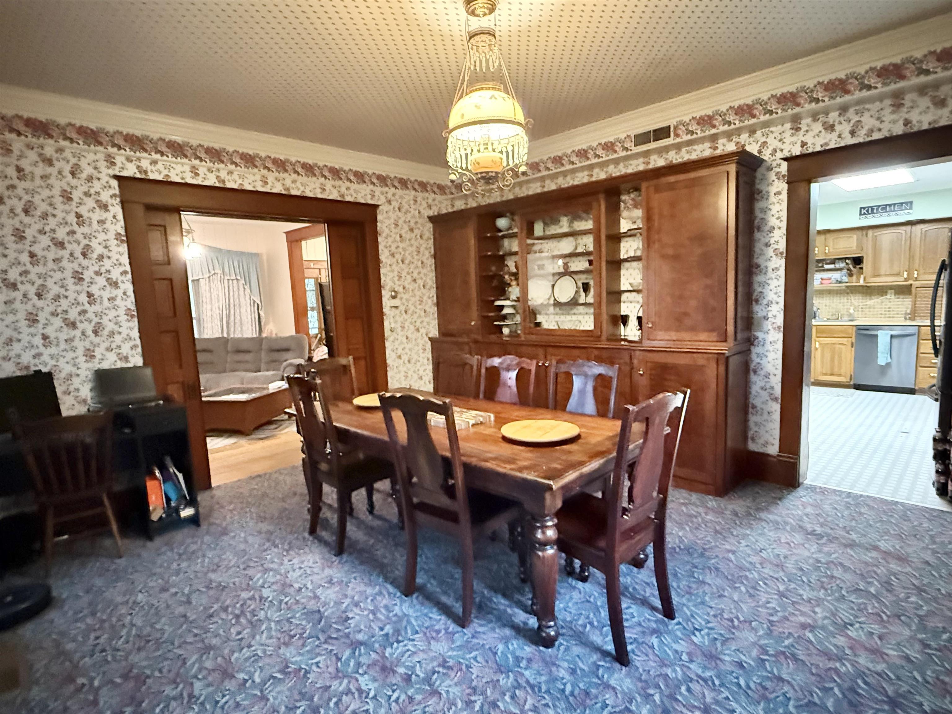 608 E 1st Newton KS 67114-3911