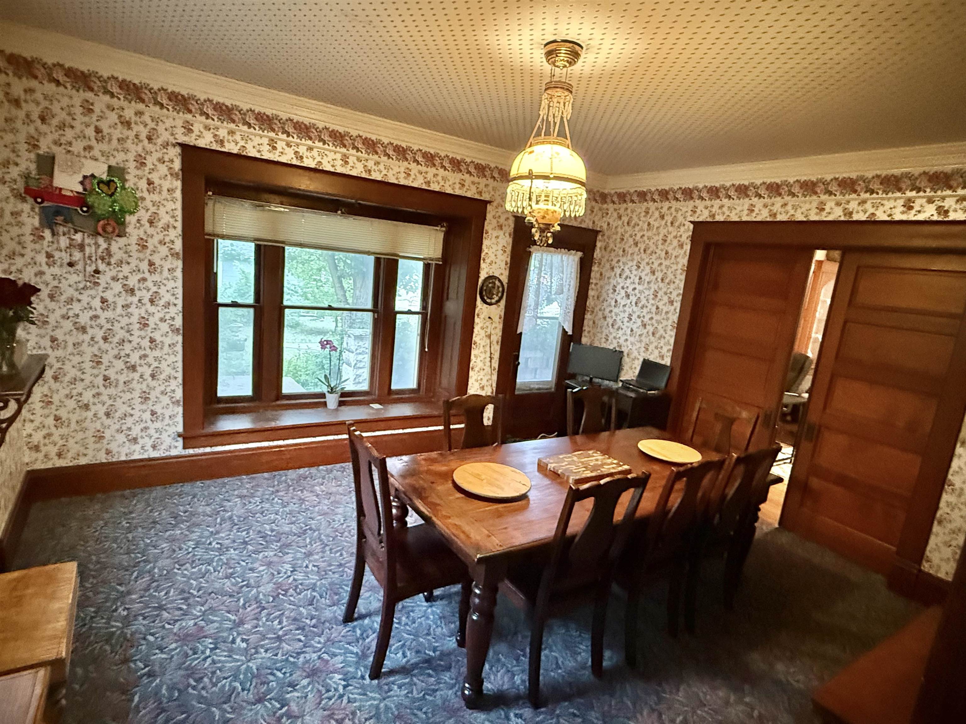 608 E 1st Newton KS 67114-3911