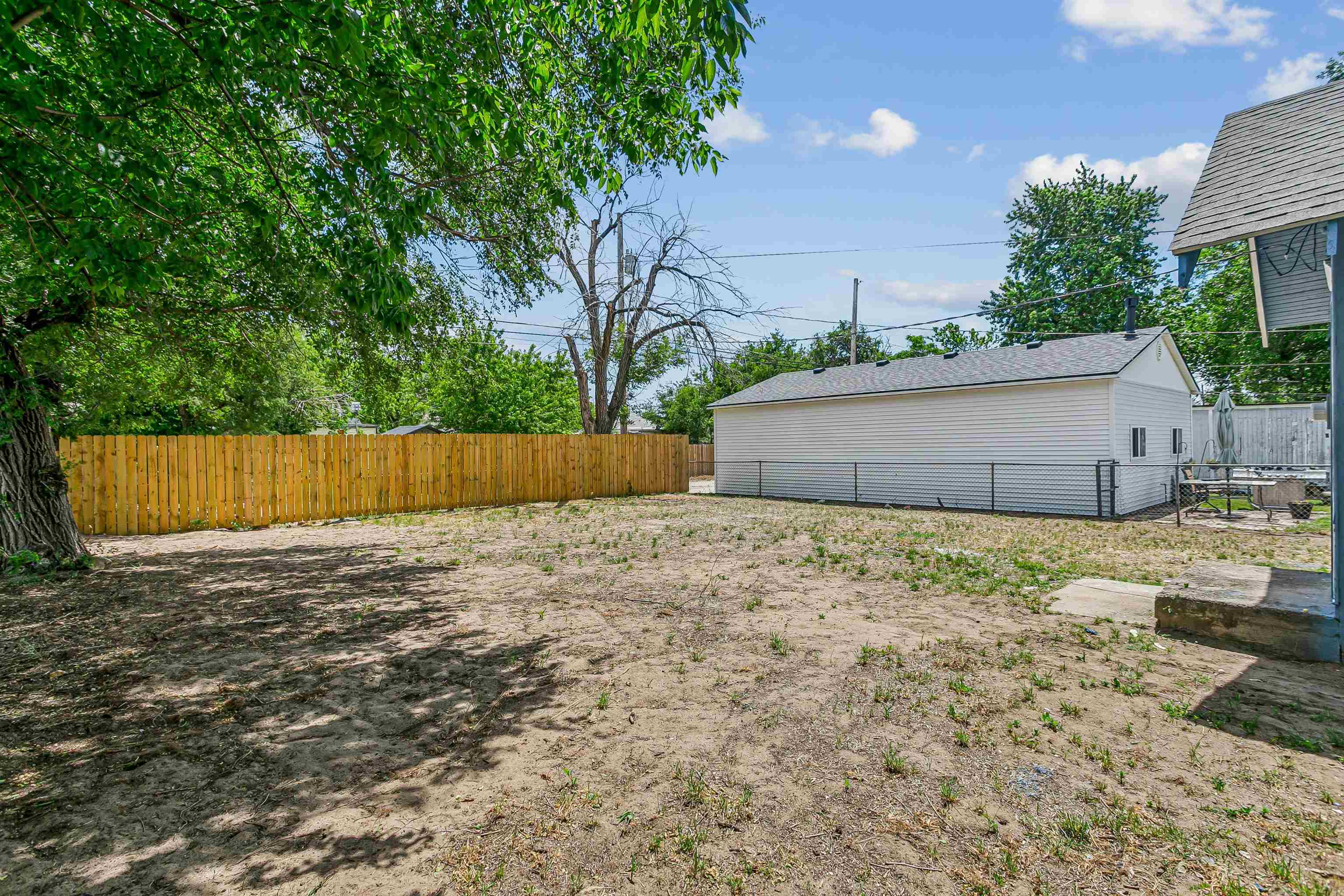 2122 S Exchange Street Wichita KS 67213