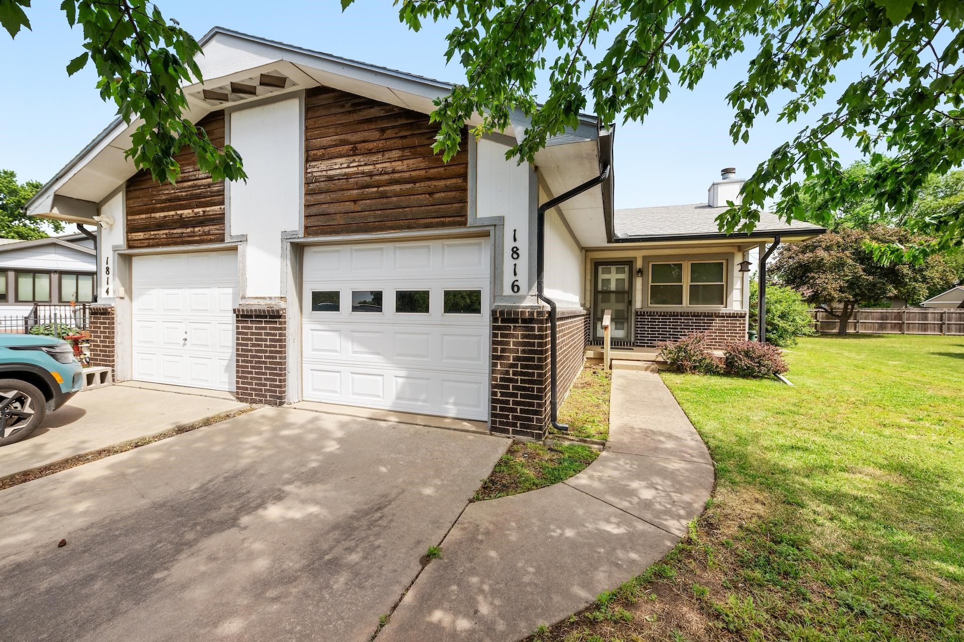 1816 E Fernwood Street Wichita KS 67216-2869