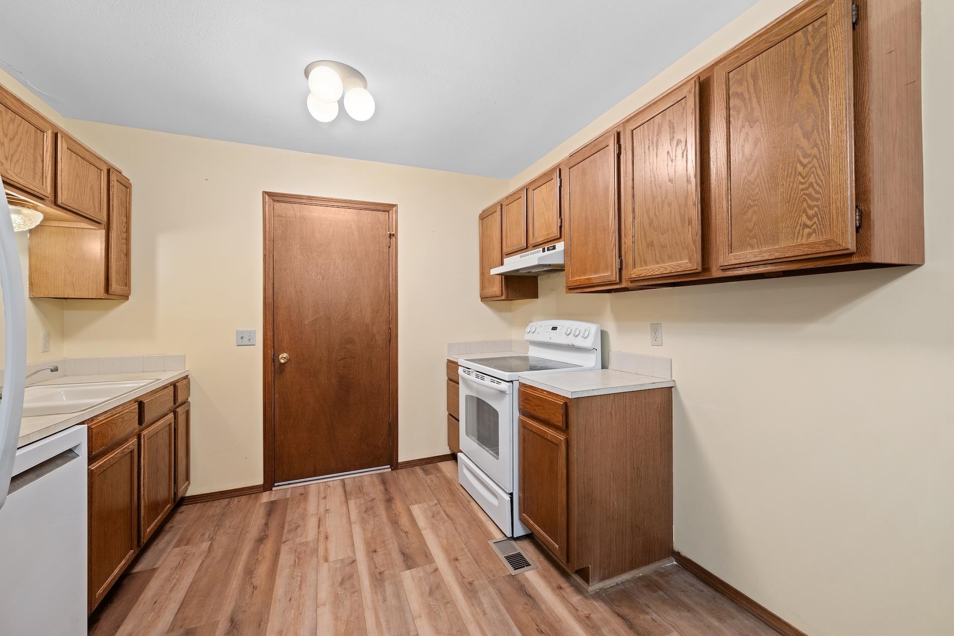 1816 E Fernwood Street Wichita KS 67216-2869