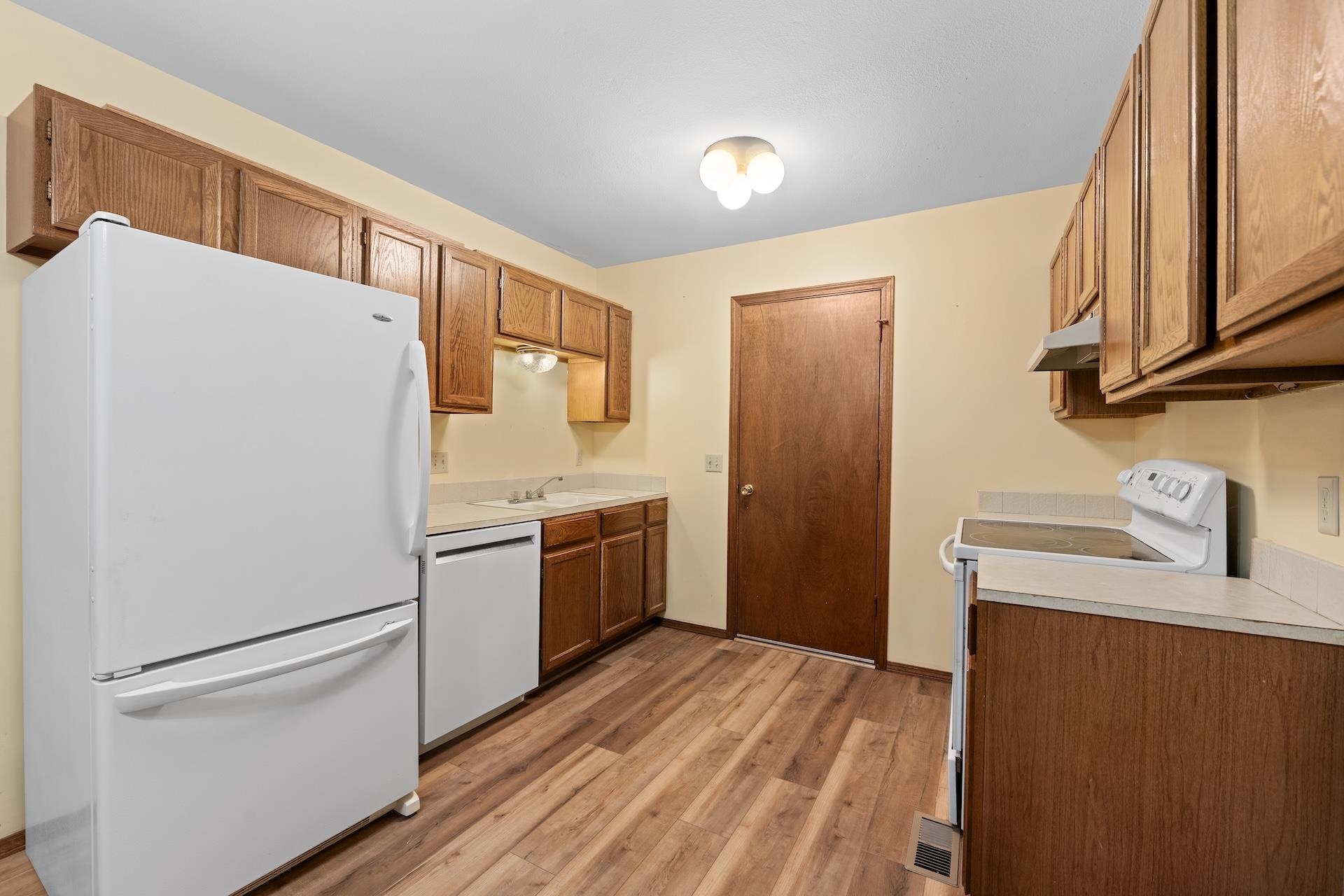 1816 E Fernwood Street Wichita KS 67216-2869