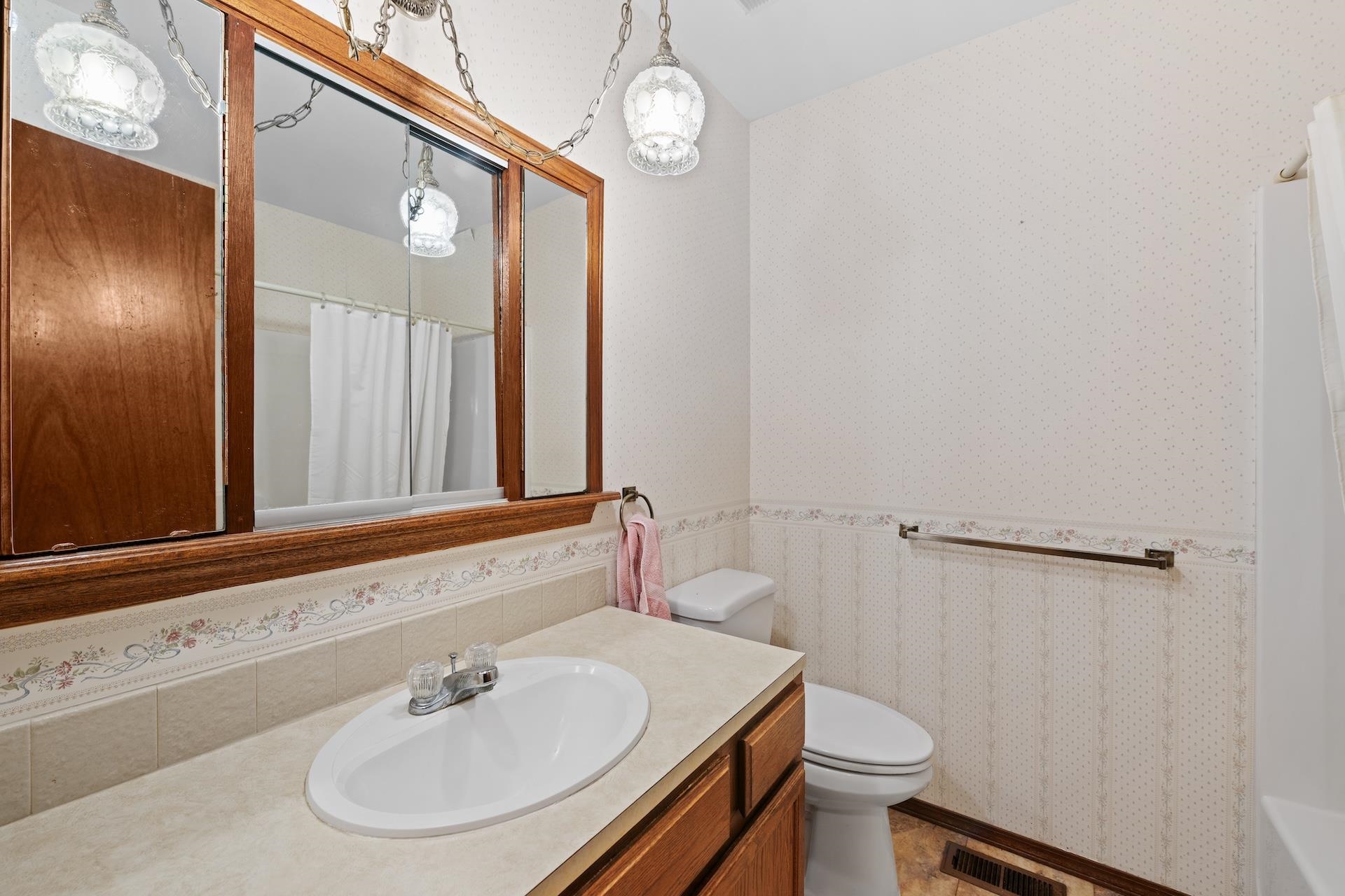 1816 E Fernwood Street Wichita KS 67216-2869