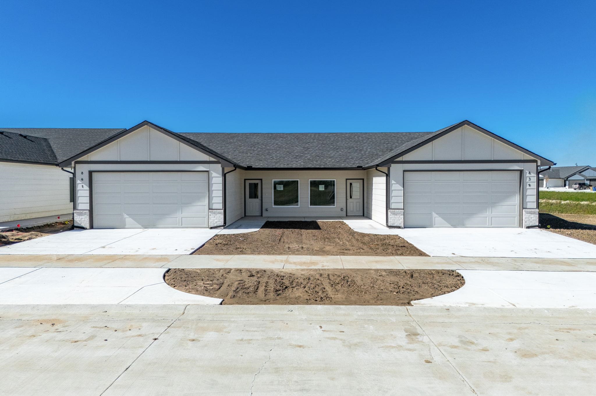 841 S Wybern Street Valley Center KS 67147-8977