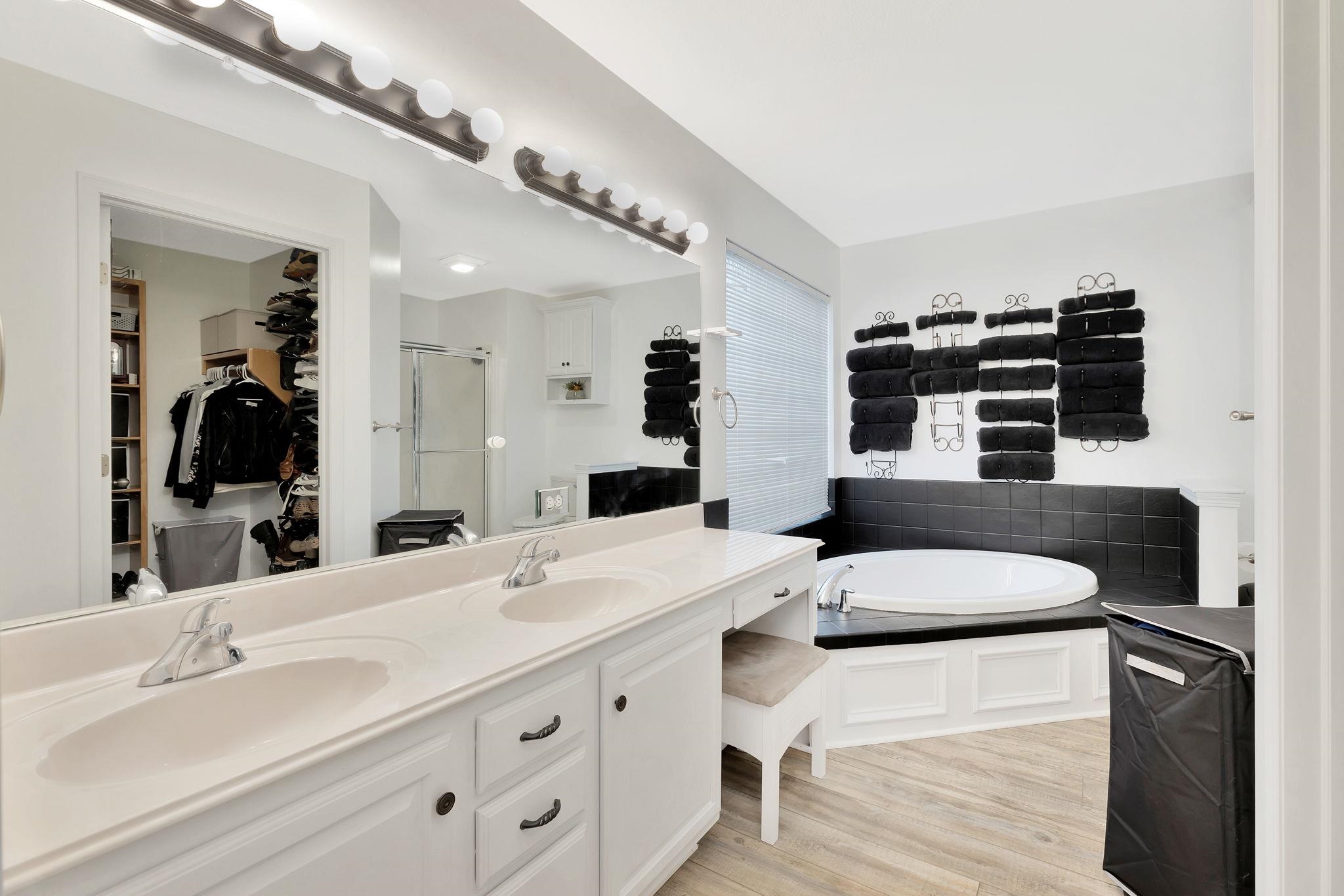 812 N Bel Arbor Court Derby KS 67037