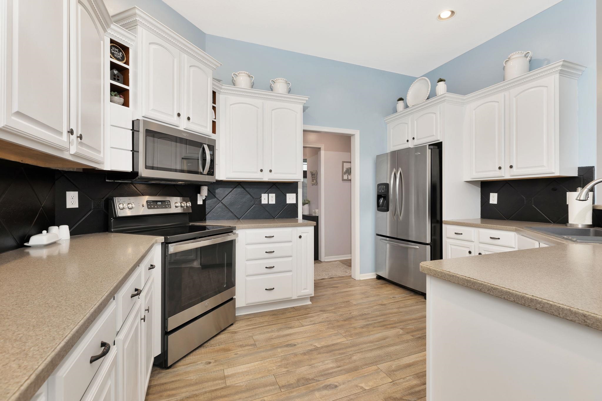 812 N Bel Arbor Court Derby KS 67037