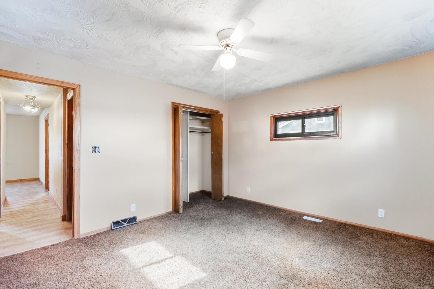 131 S Prospect Avenue Clearwater KS 67026-2601