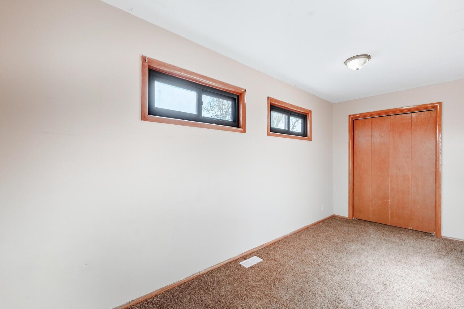 131 S Prospect Avenue Clearwater KS 67026-2601