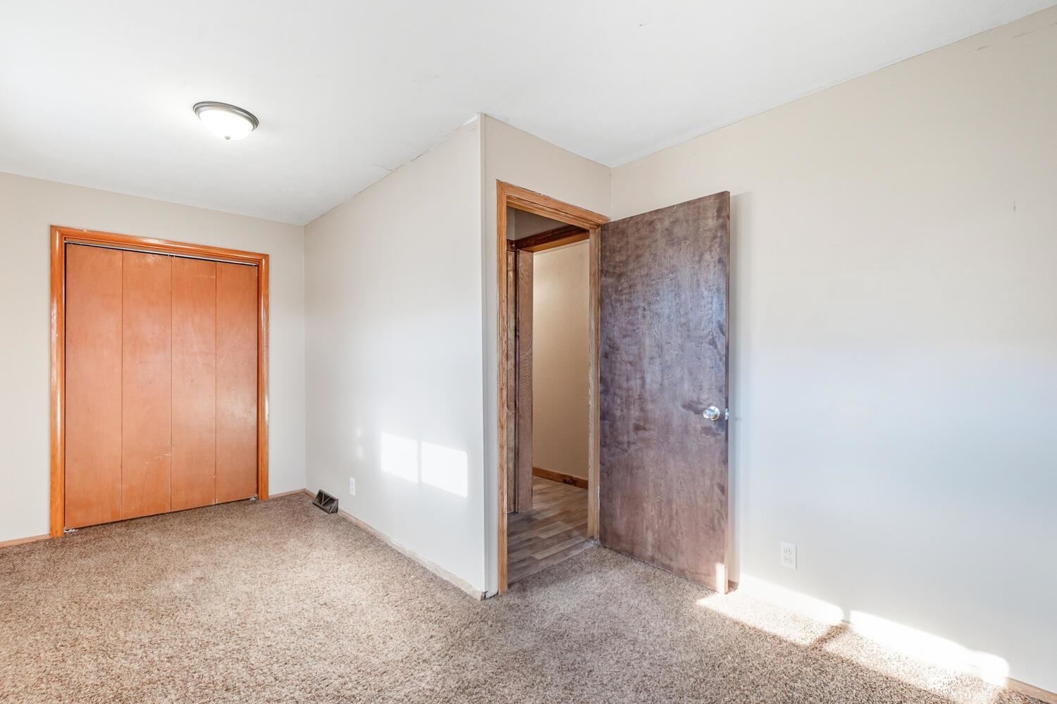 131 S Prospect Avenue Clearwater KS 67026-2601