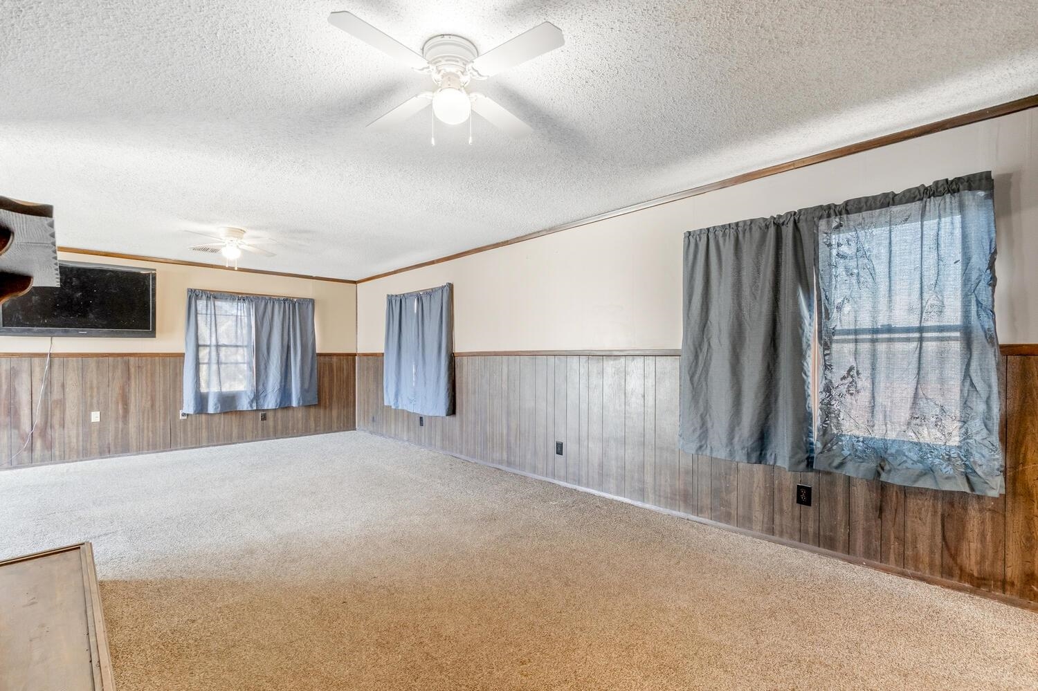 131 S Prospect Avenue Clearwater KS 67026-2601