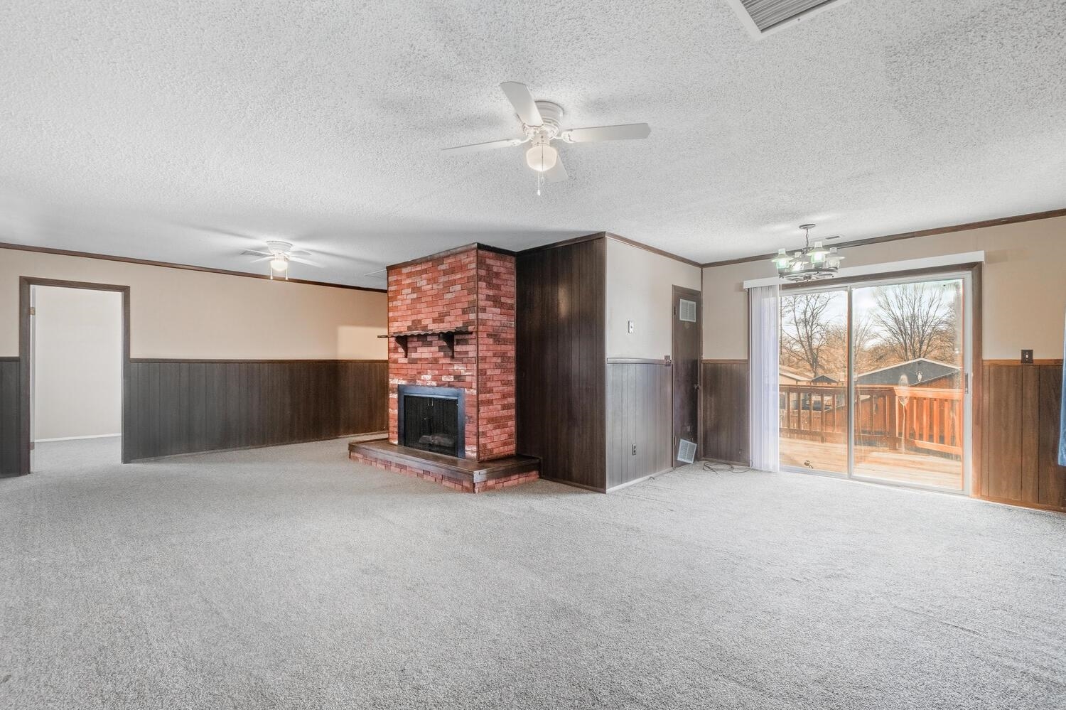 131 S Prospect Avenue Clearwater KS 67026-2601