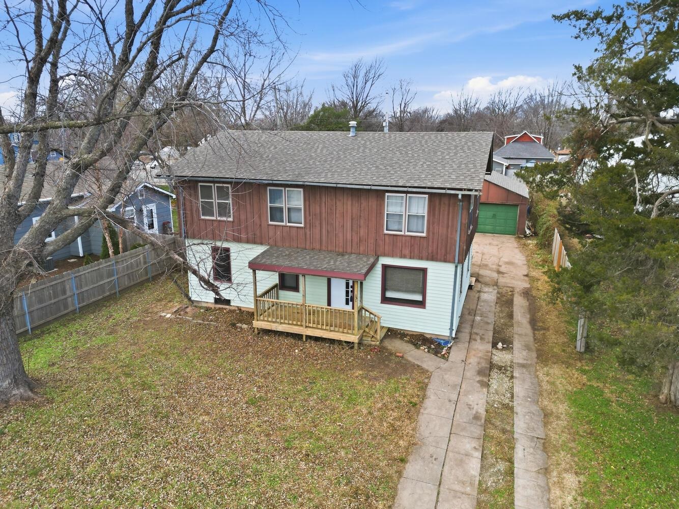 131 S Prospect Avenue Clearwater KS 67026-2601