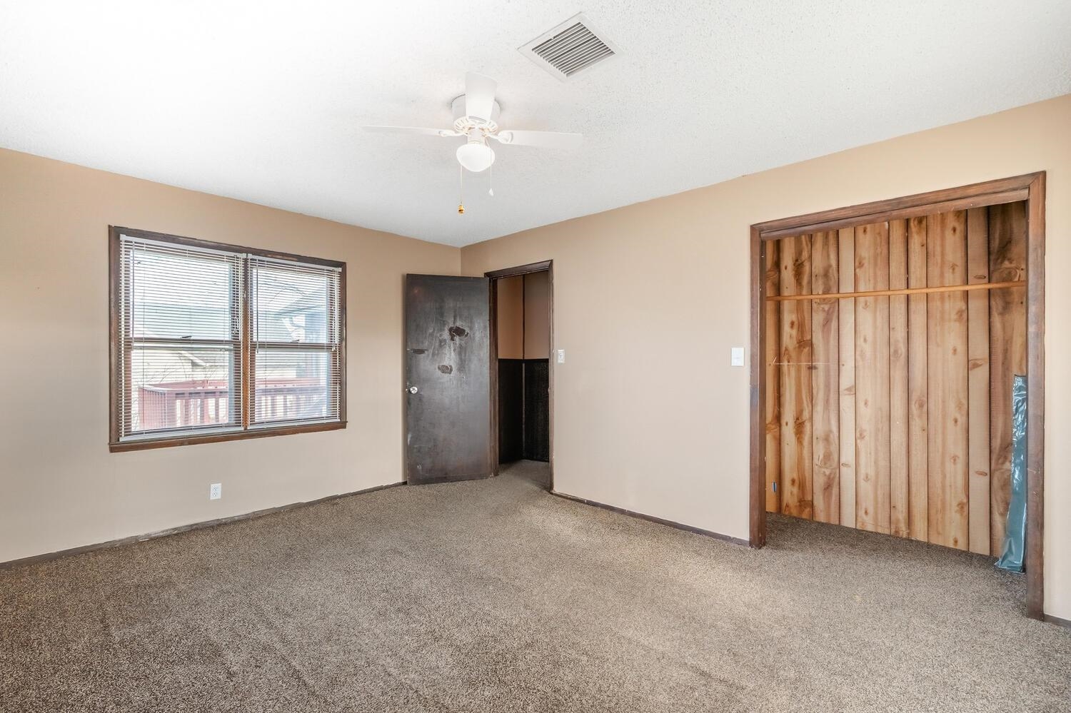 131 S Prospect Avenue Clearwater KS 67026-2601