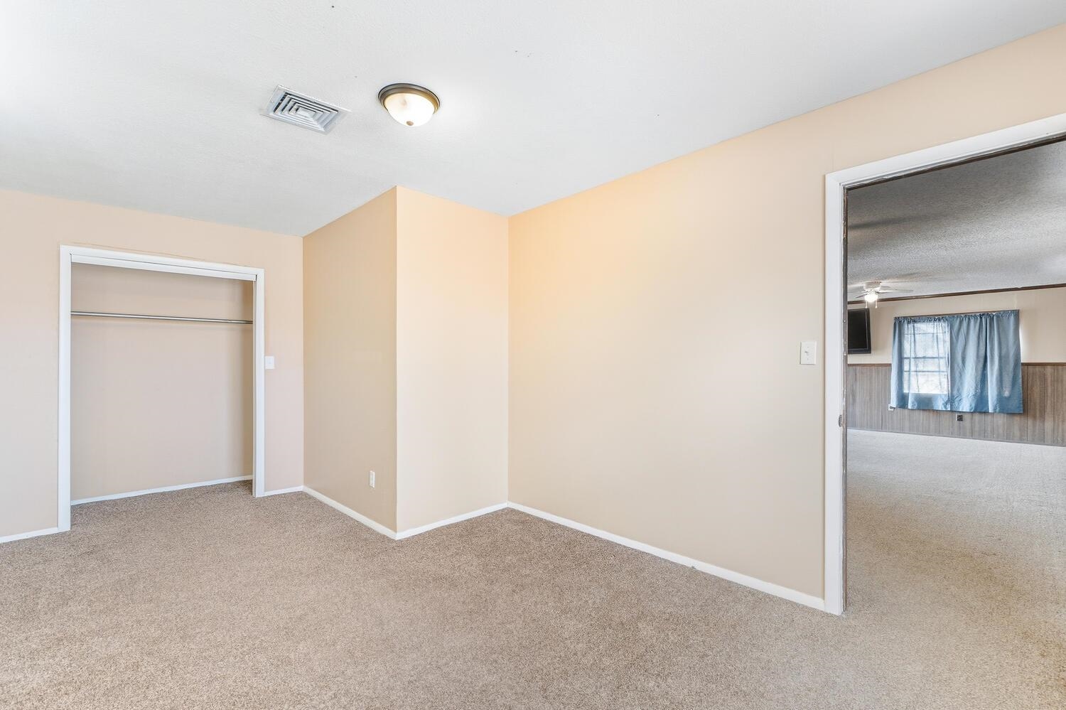 131 S Prospect Avenue Clearwater KS 67026-2601