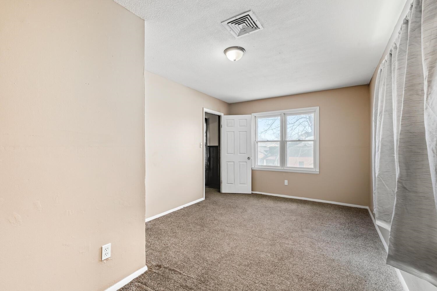 131 S Prospect Avenue Clearwater KS 67026-2601