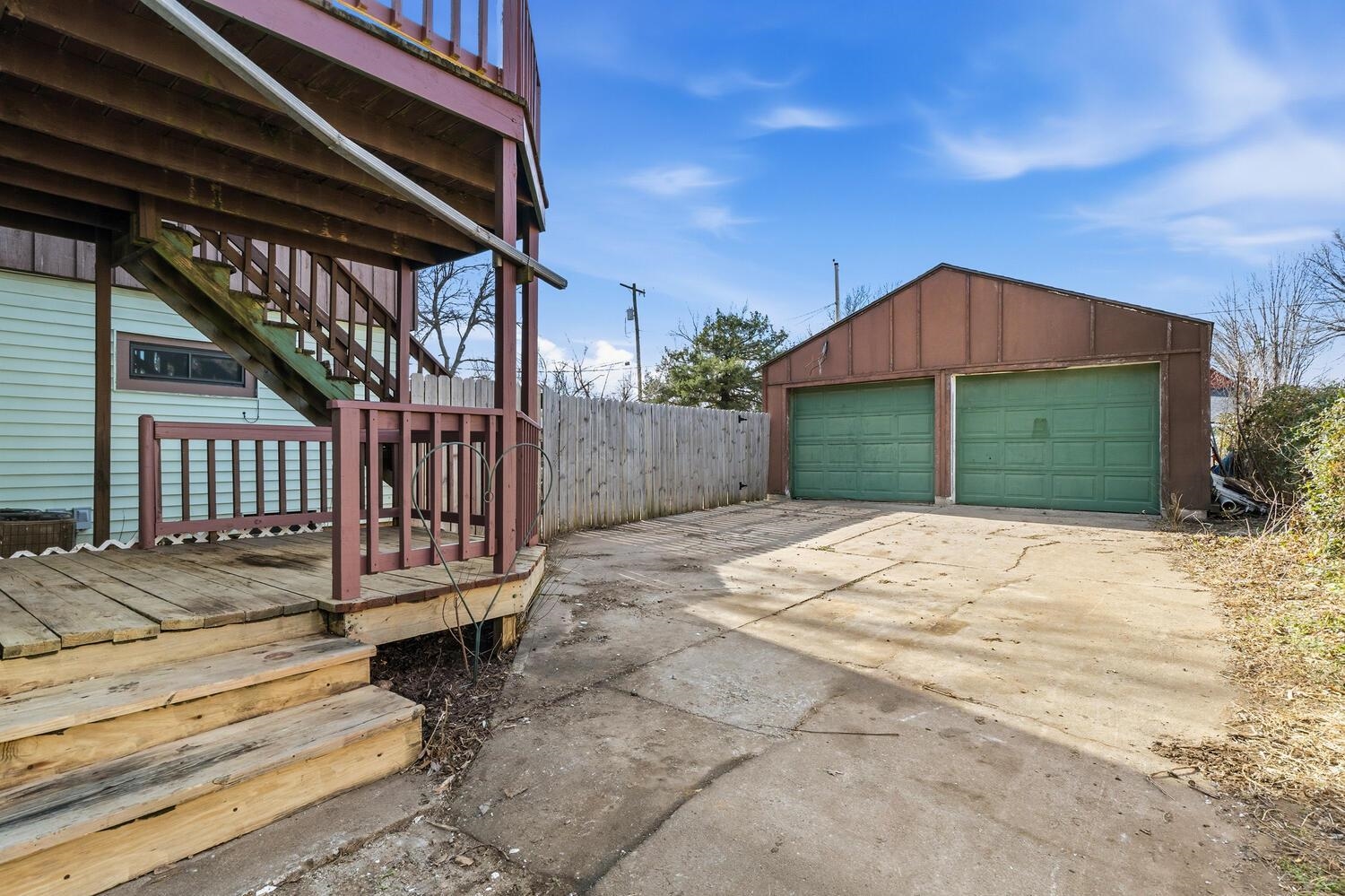 131 S Prospect Avenue Clearwater KS 67026-2601