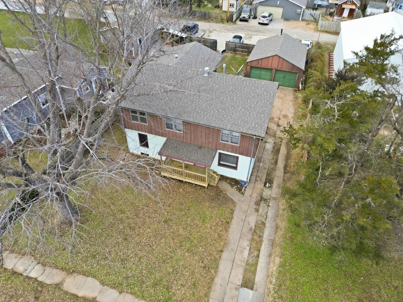 131 S Prospect Avenue Clearwater KS 67026-2601