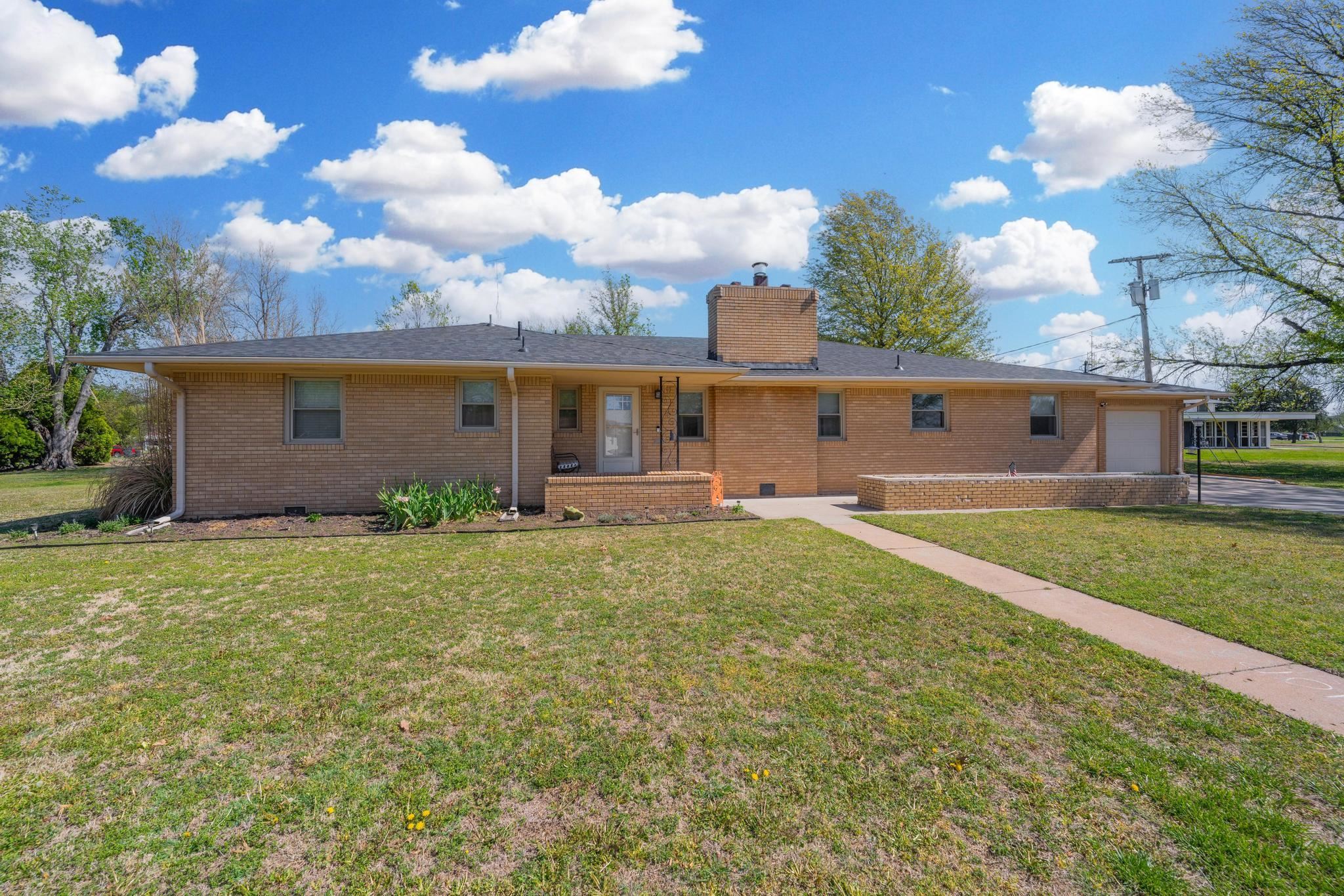 405 Circle Drive Wellington KS 67152
