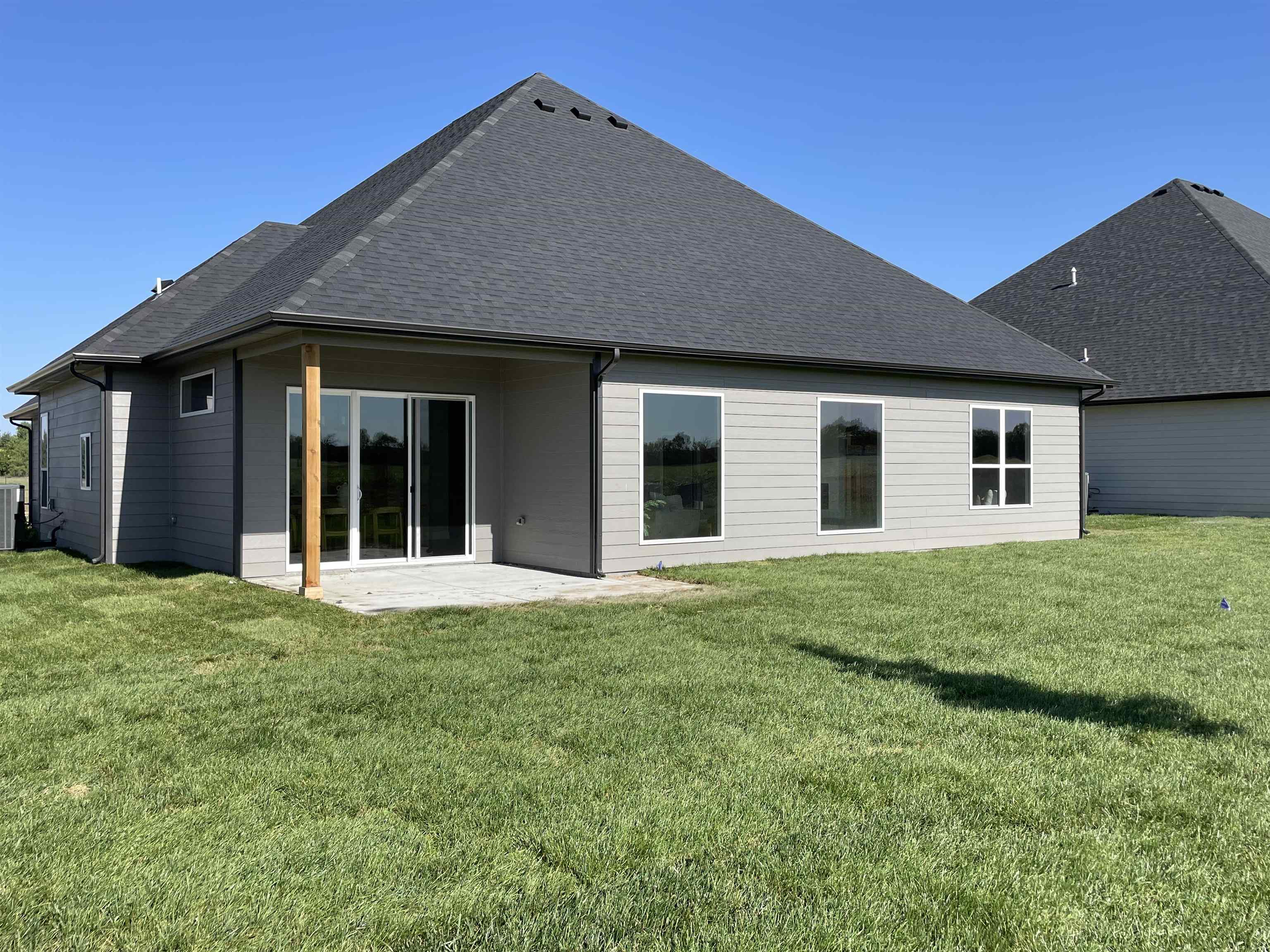 8485 E Deer Run Bel Aire KS 67226