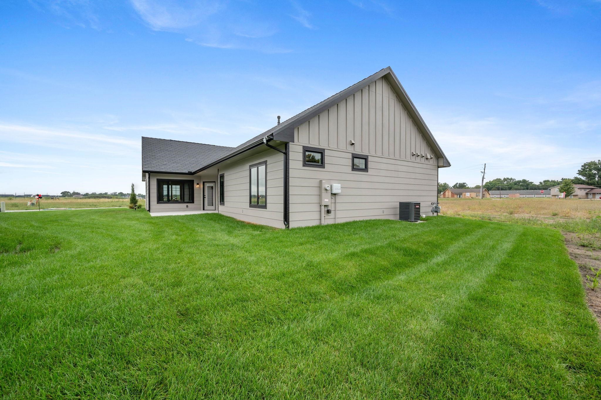 6134 N Hiebert Drive Park City KS 67219