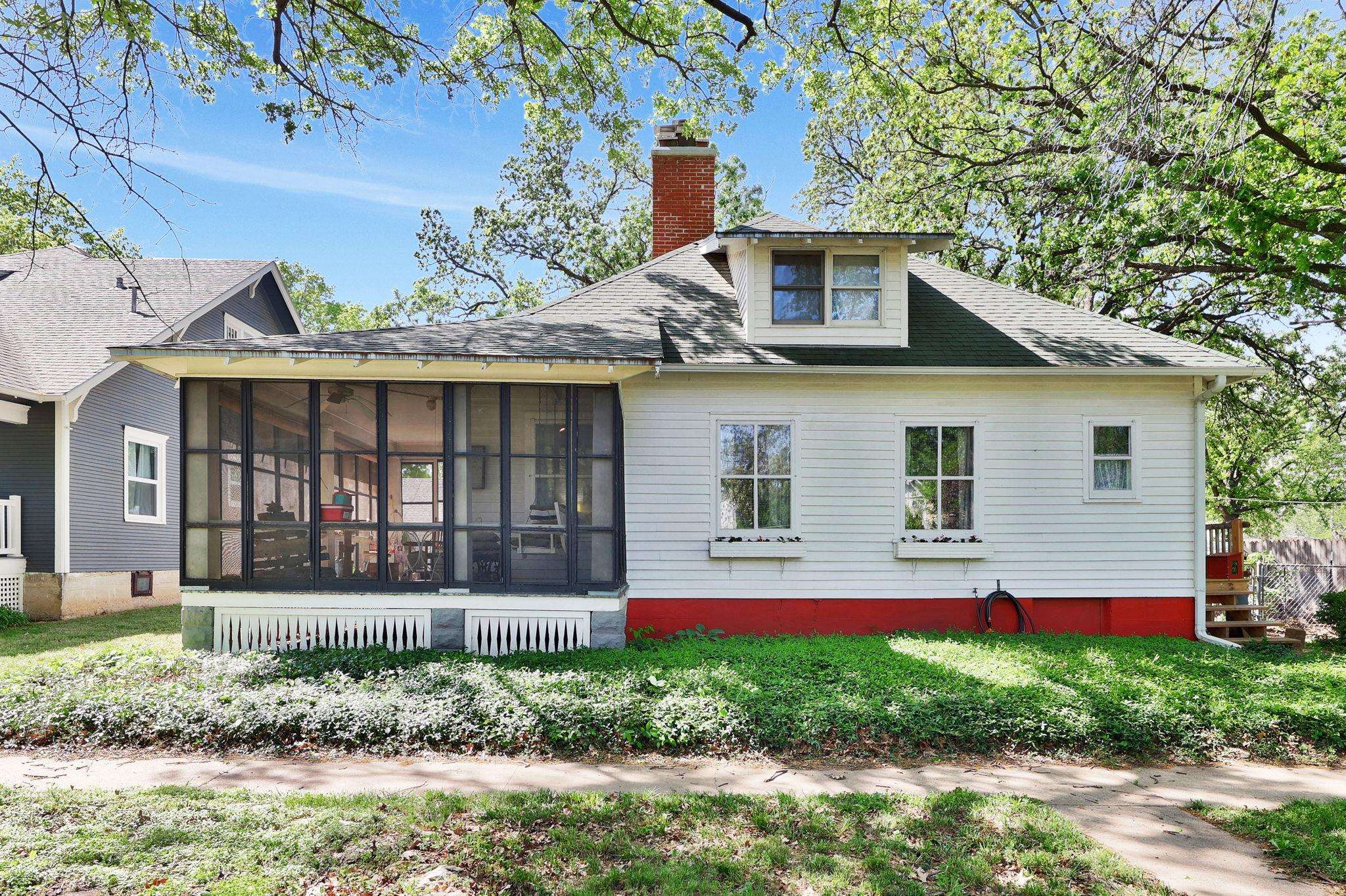 621 E 7th Newton KS 67114