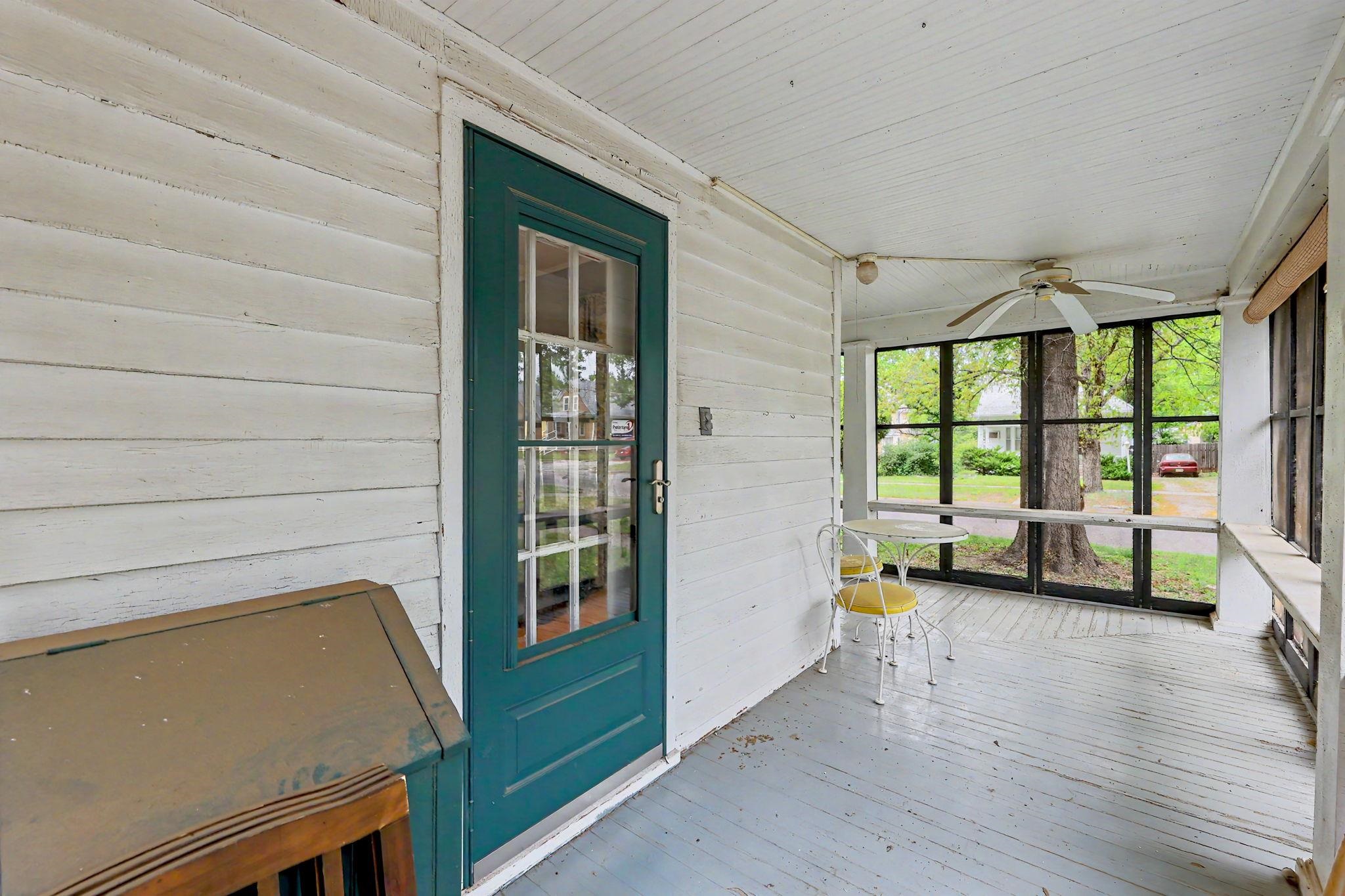621 E 7th Newton KS 67114