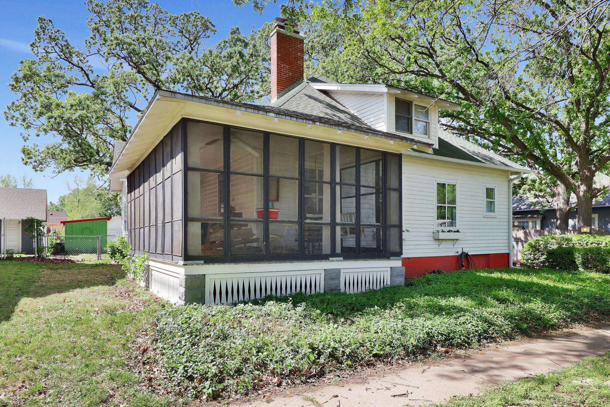 621 E 7th Newton KS 67114